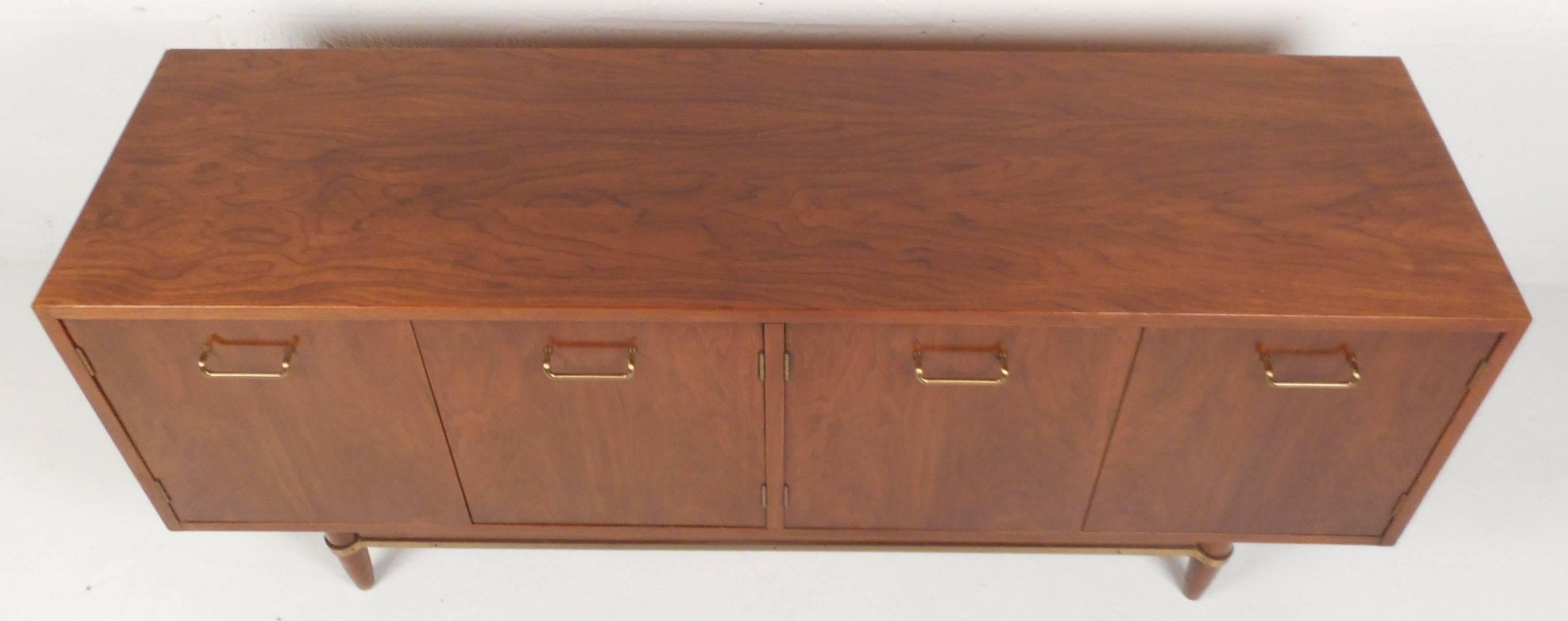 Mid-Century Modern Small Credenza by American of Martinsville In Good Condition In Brooklyn, NY