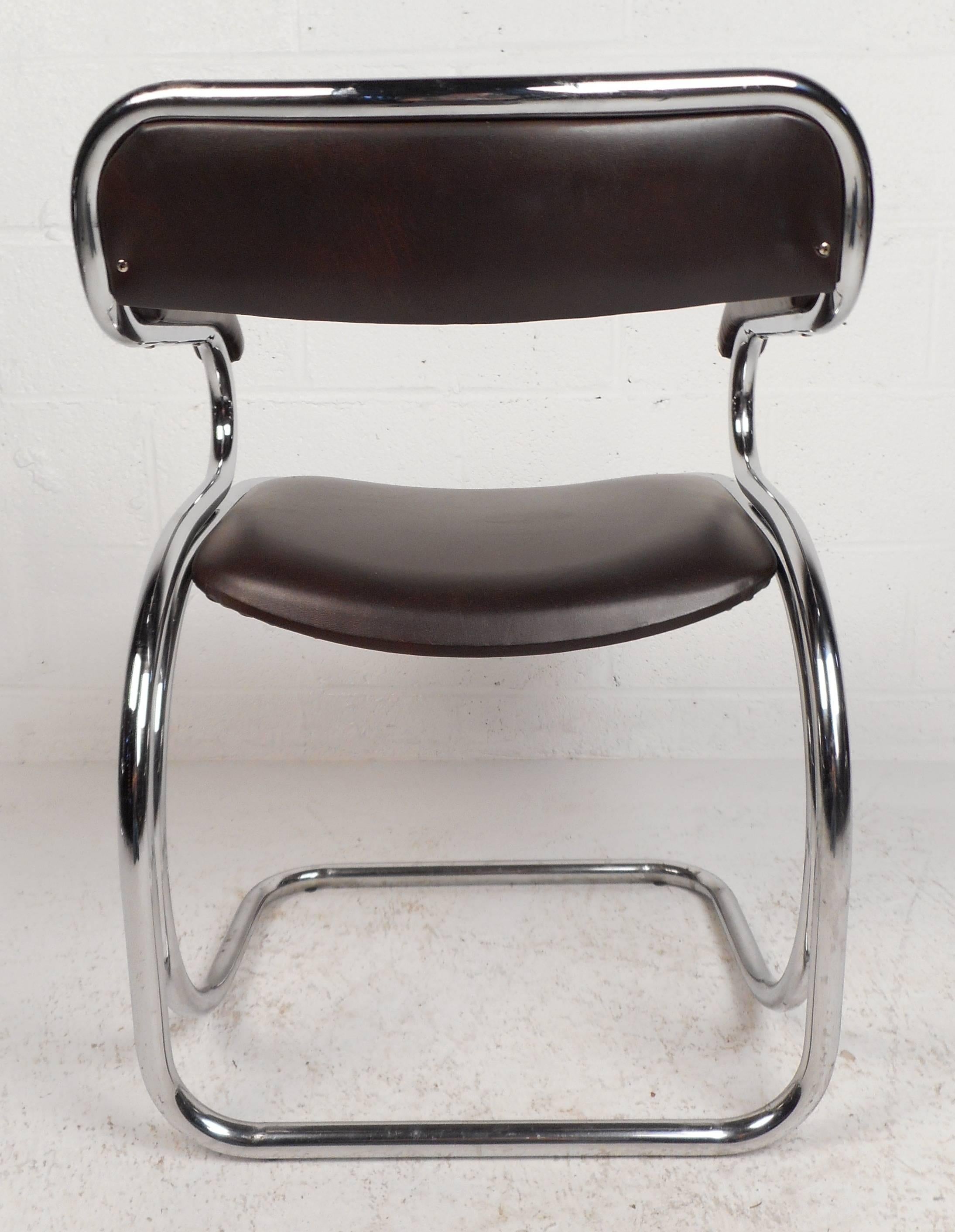 Late 20th Century Set of Mid-Century Modern Cantilever Chairs in the Style of Gastone Rinaldi