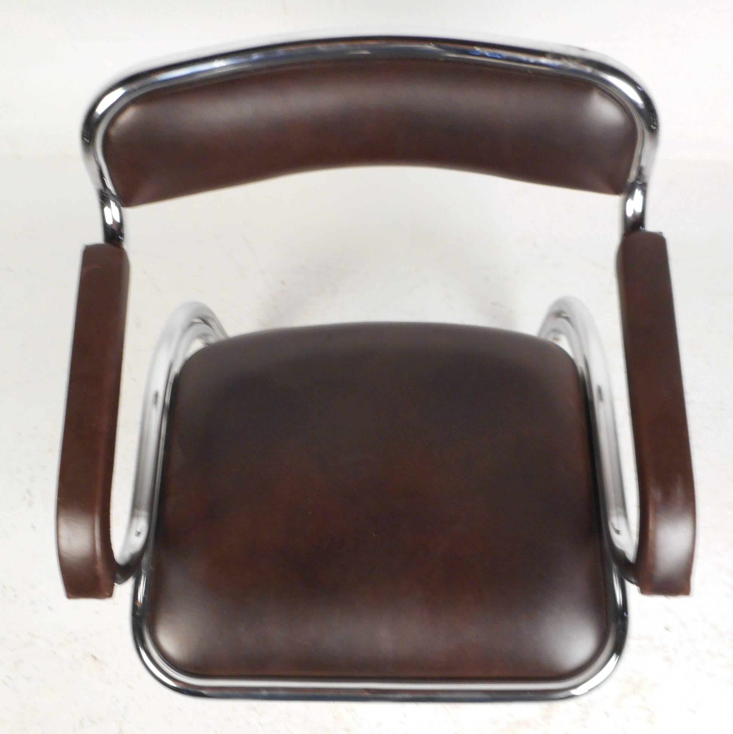 Faux Leather Set of Mid-Century Modern Cantilever Chairs in the Style of Gastone Rinaldi