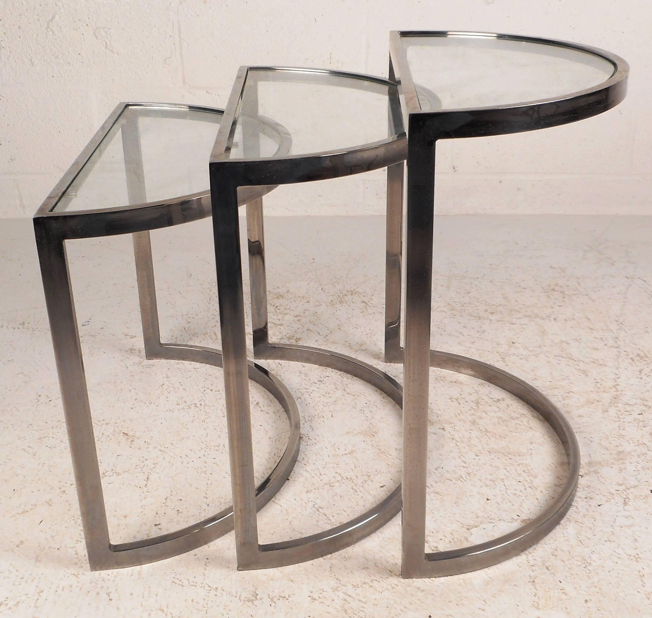 American Mid-Century Modern Chrome Nesting Tables in the Style of Metropolitan Furniture