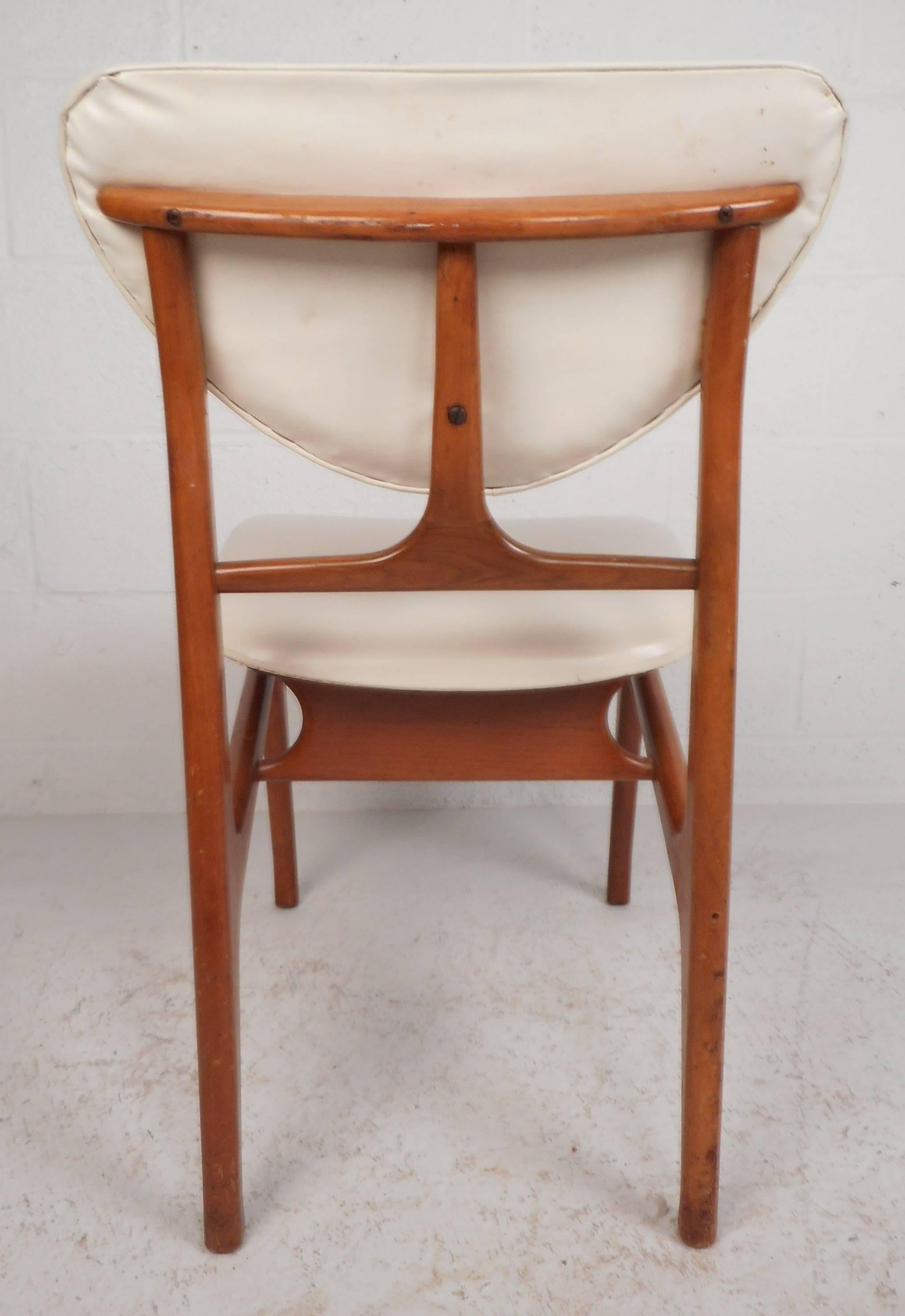 Late 20th Century Set of Mid-Century Modern Teak Dining Chairs in the Style of Finn Juhl