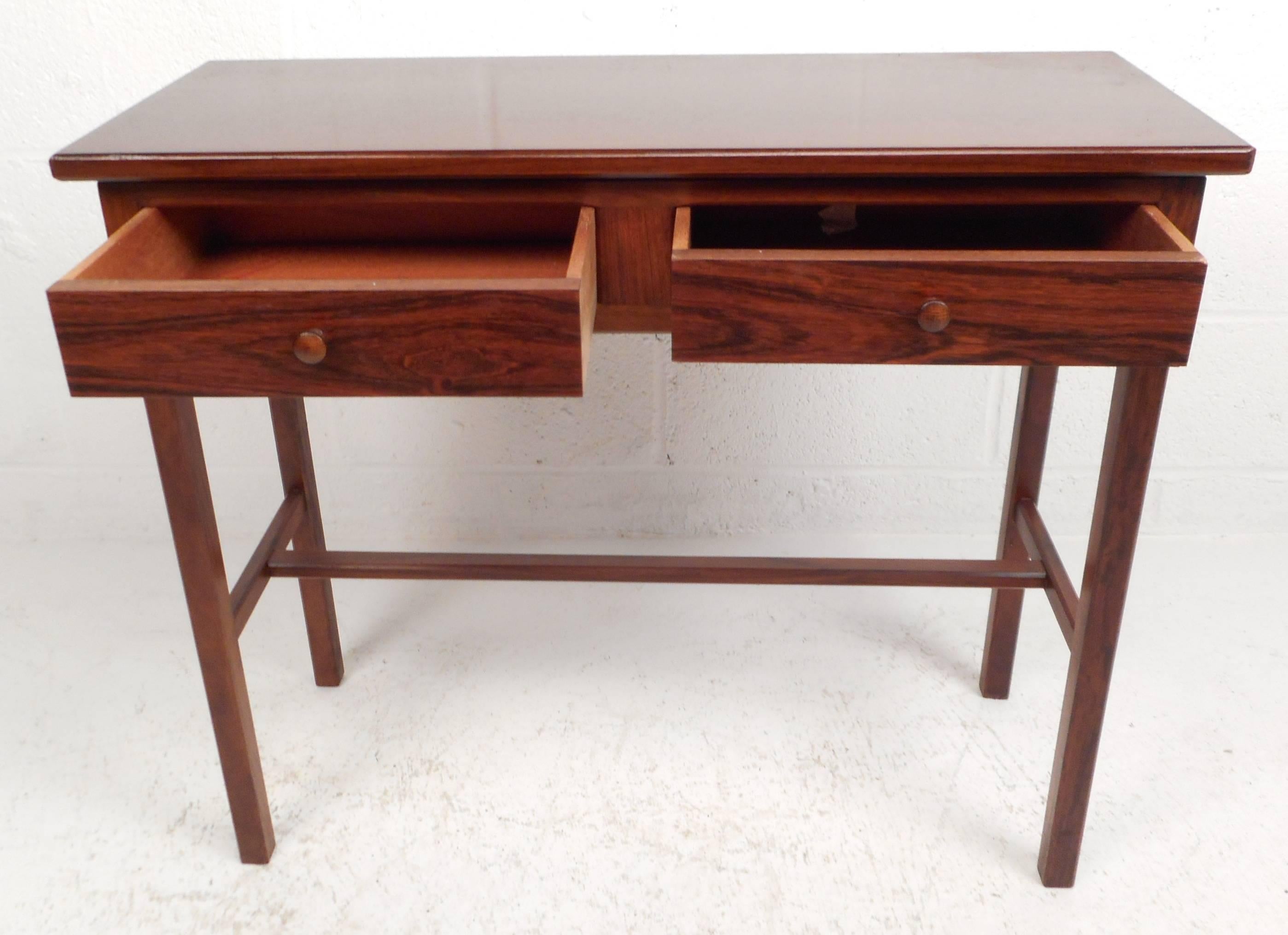 Mid-Century Modern Small Two-Door Rosewood Console Table In Good Condition In Brooklyn, NY