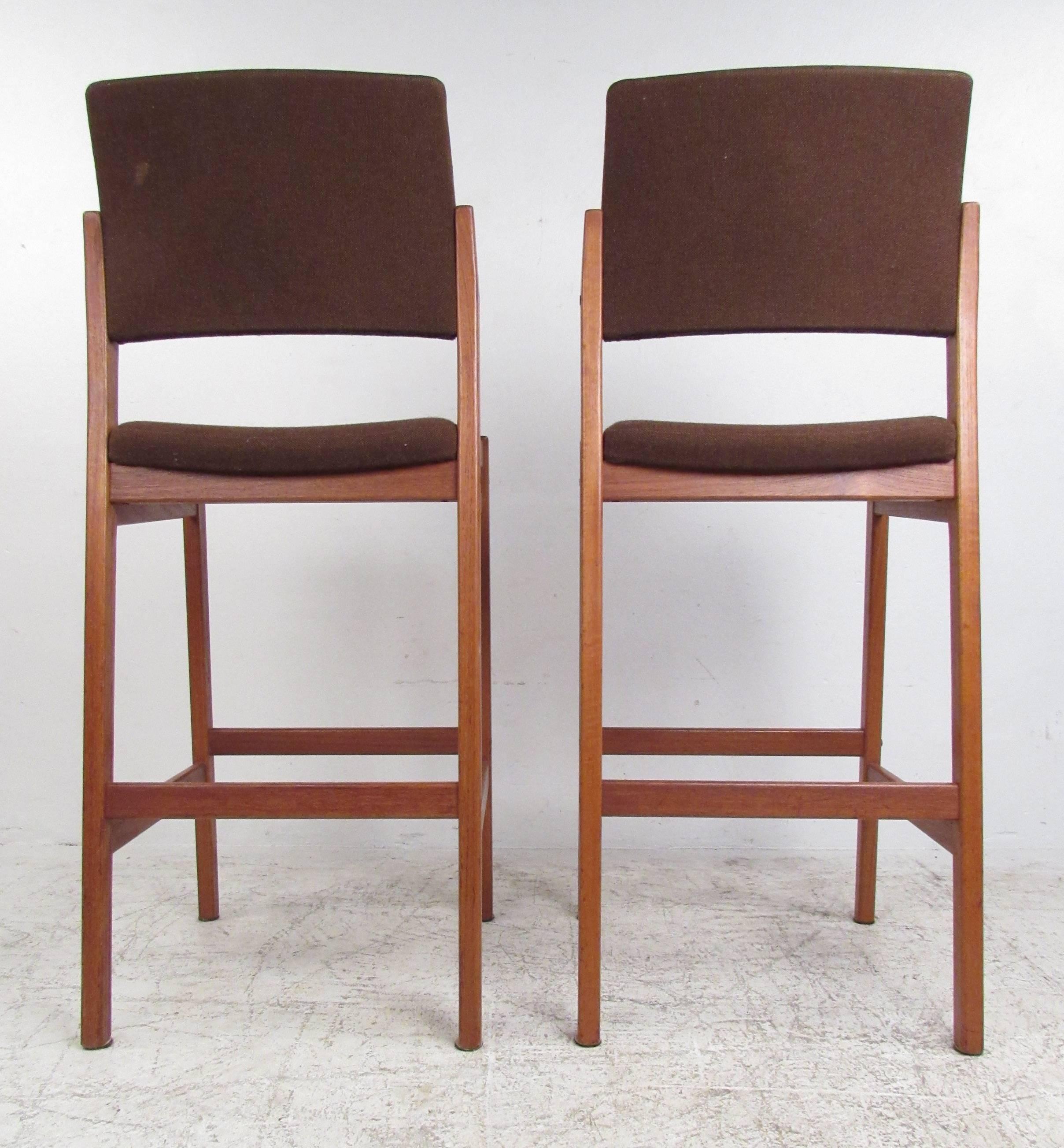 Pair of Danish Modern Teak Stools In Good Condition For Sale In Brooklyn, NY