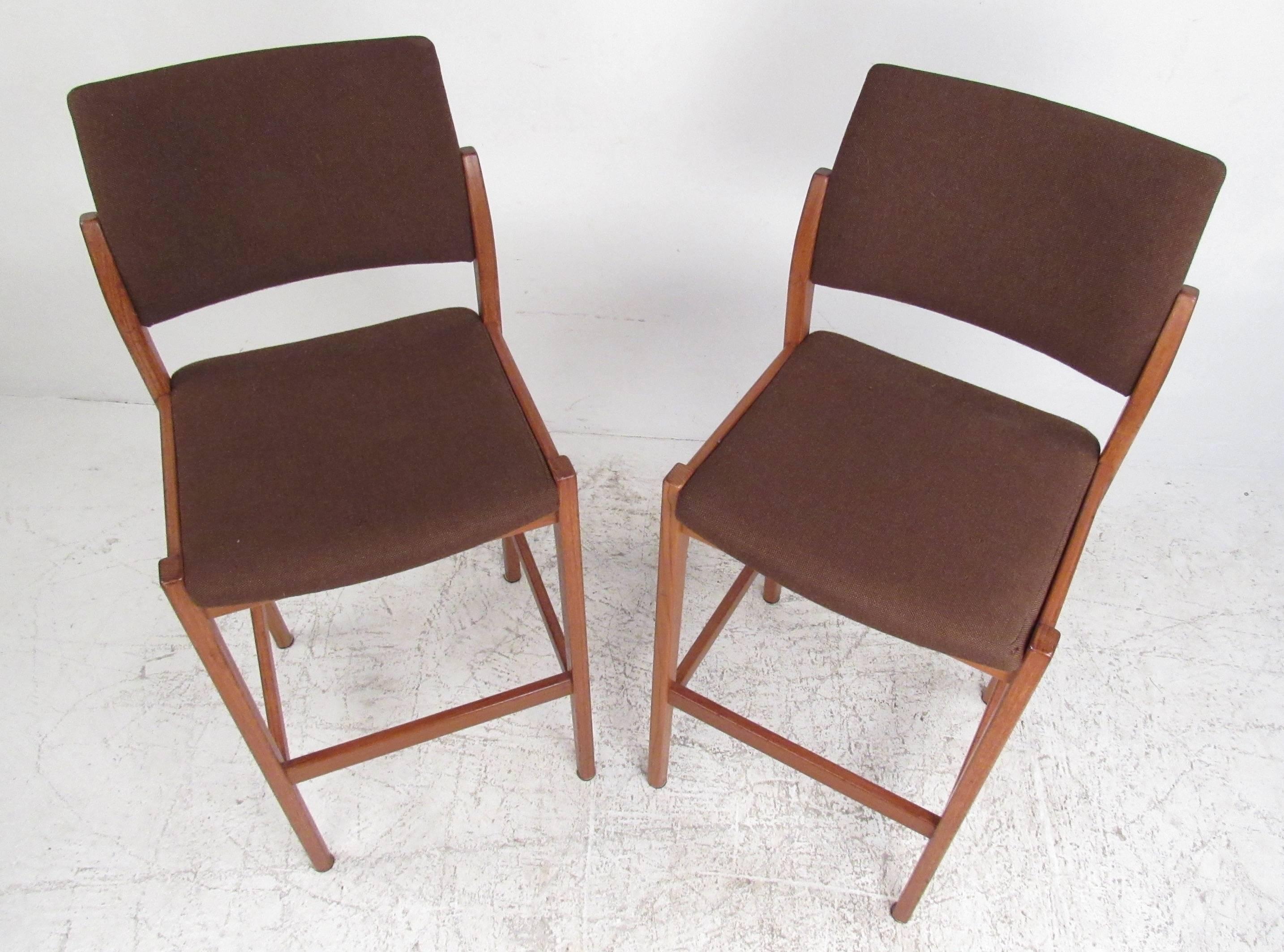 20th Century Pair of Danish Modern Teak Stools For Sale