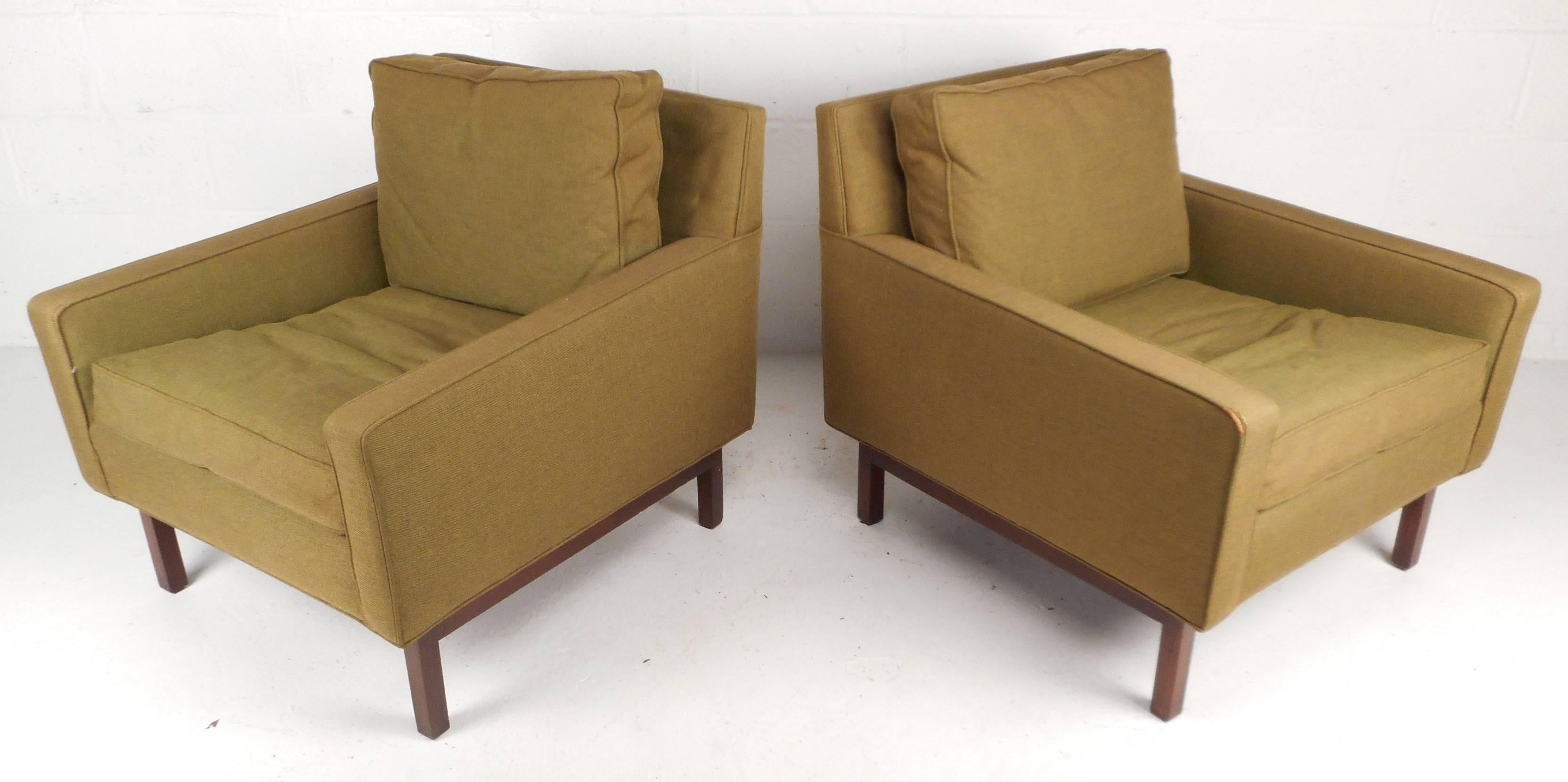 Mid-Century Modern Mid-Century Vintage Olive Tweed Club Chairs For Sale