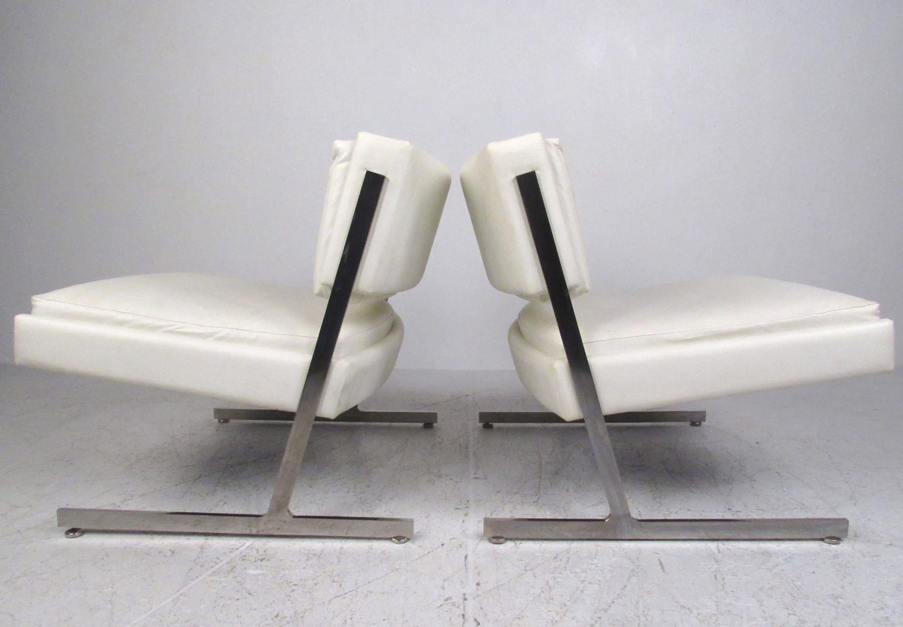 American Pair of Mid-Century Harvey Probber Slipper Chairs For Sale