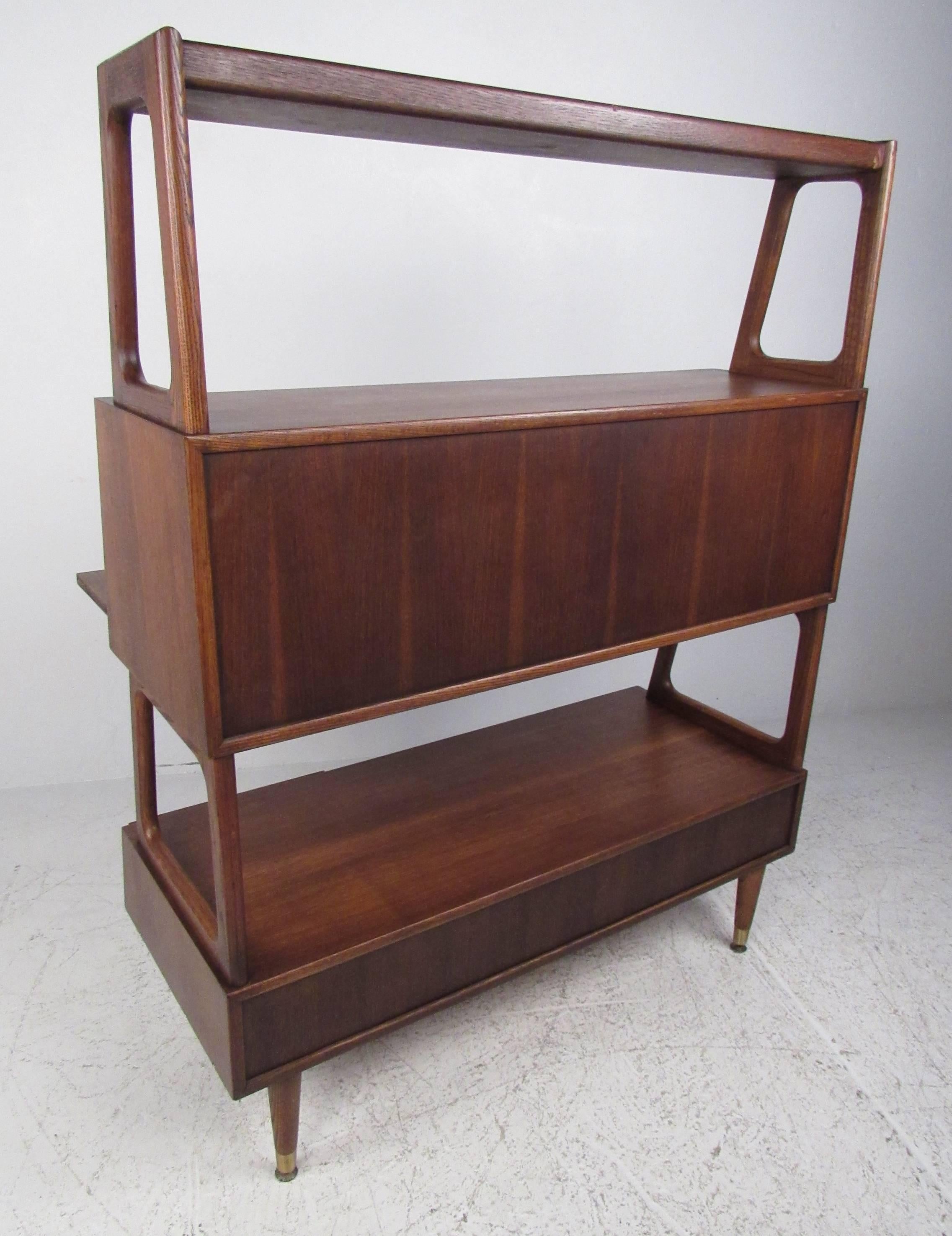 Mid-Century Drop Front Desk or Bookshelf Cabinet In Good Condition In Brooklyn, NY
