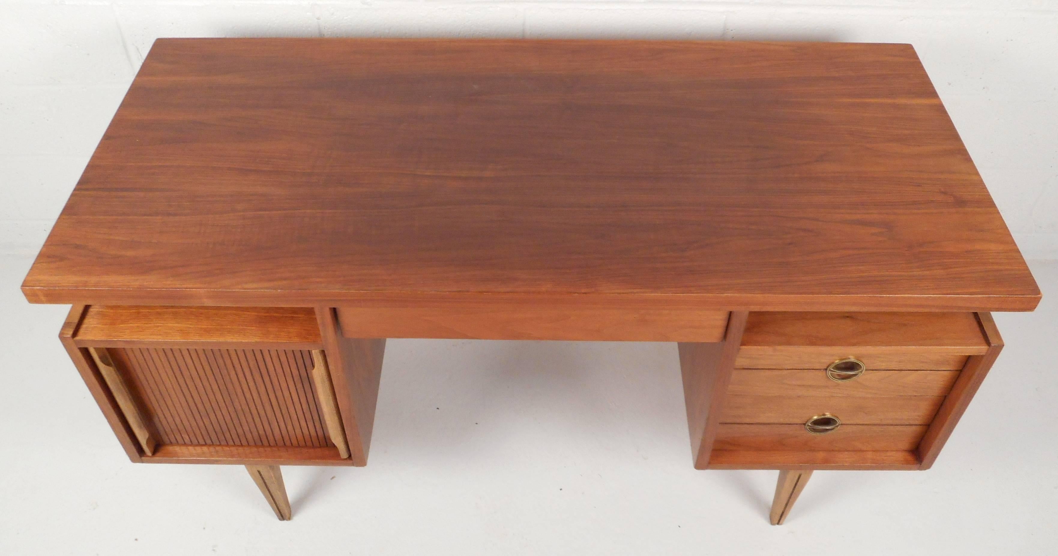 hooker mid century furniture