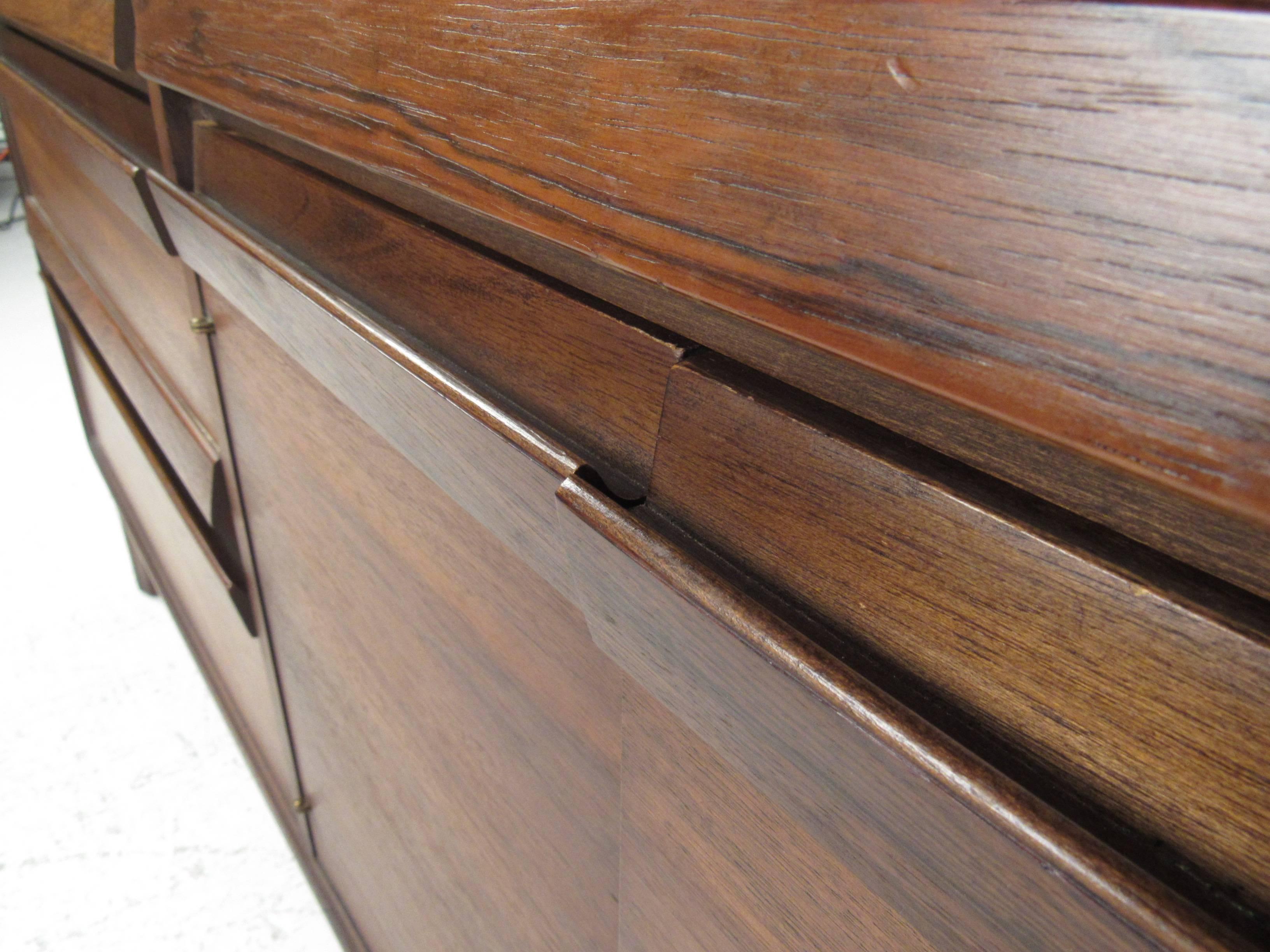 Stylish Mid-Century Modern Walnut and Rosewood Dresser 3