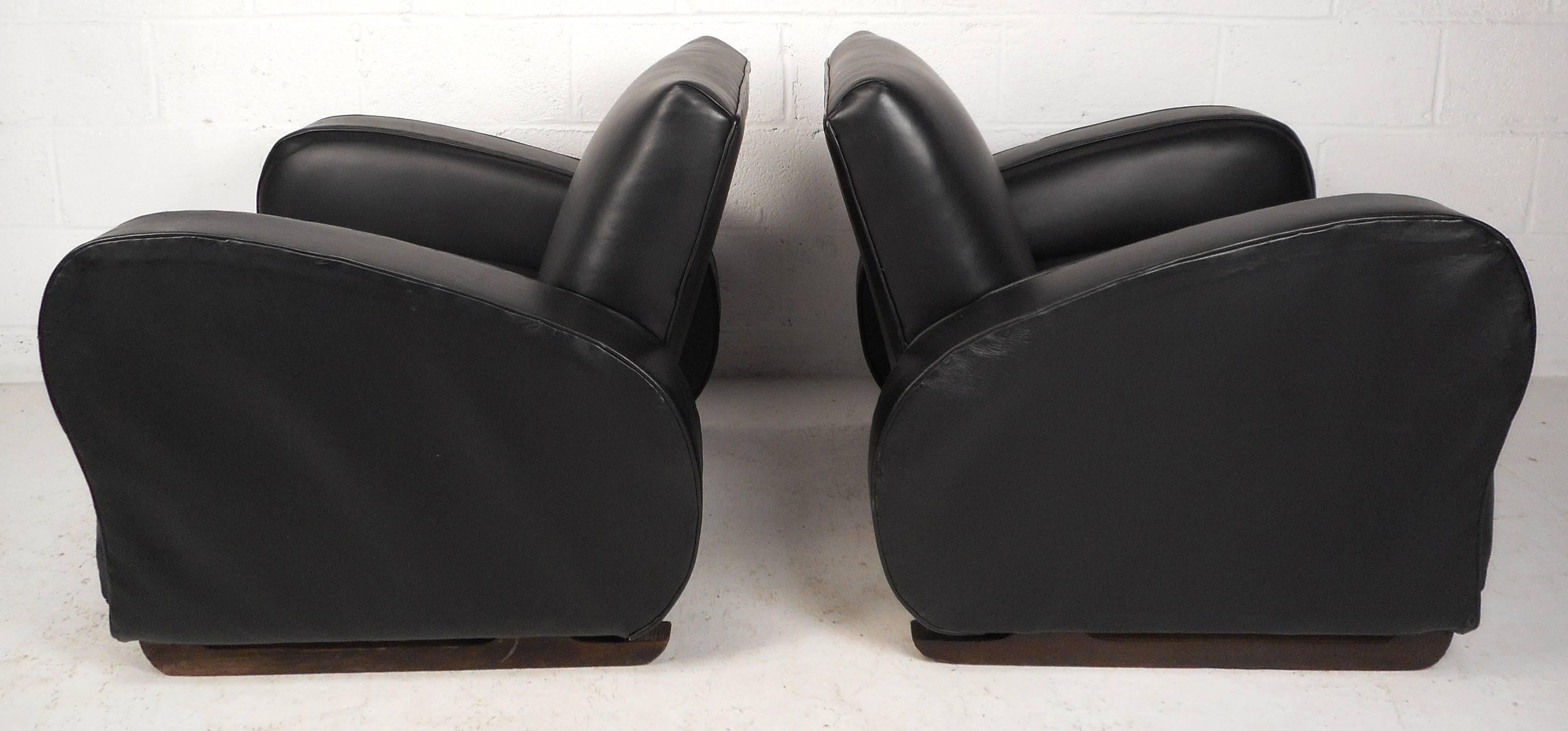 Art Deco Pair of Contemporary Modern Vinyl Lounge Chairs