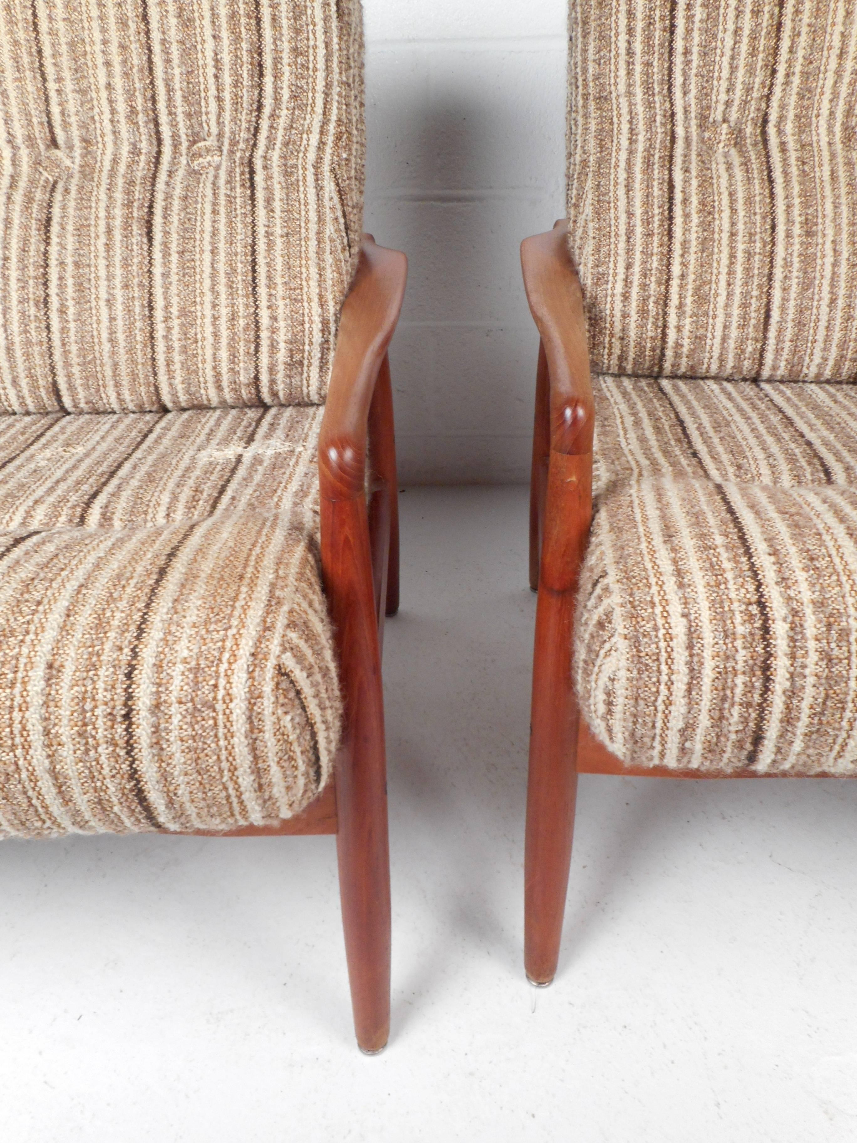 Pair of Mid-Century Modern SL Mobler Danish Teak Lounge Chairs In Good Condition In Brooklyn, NY