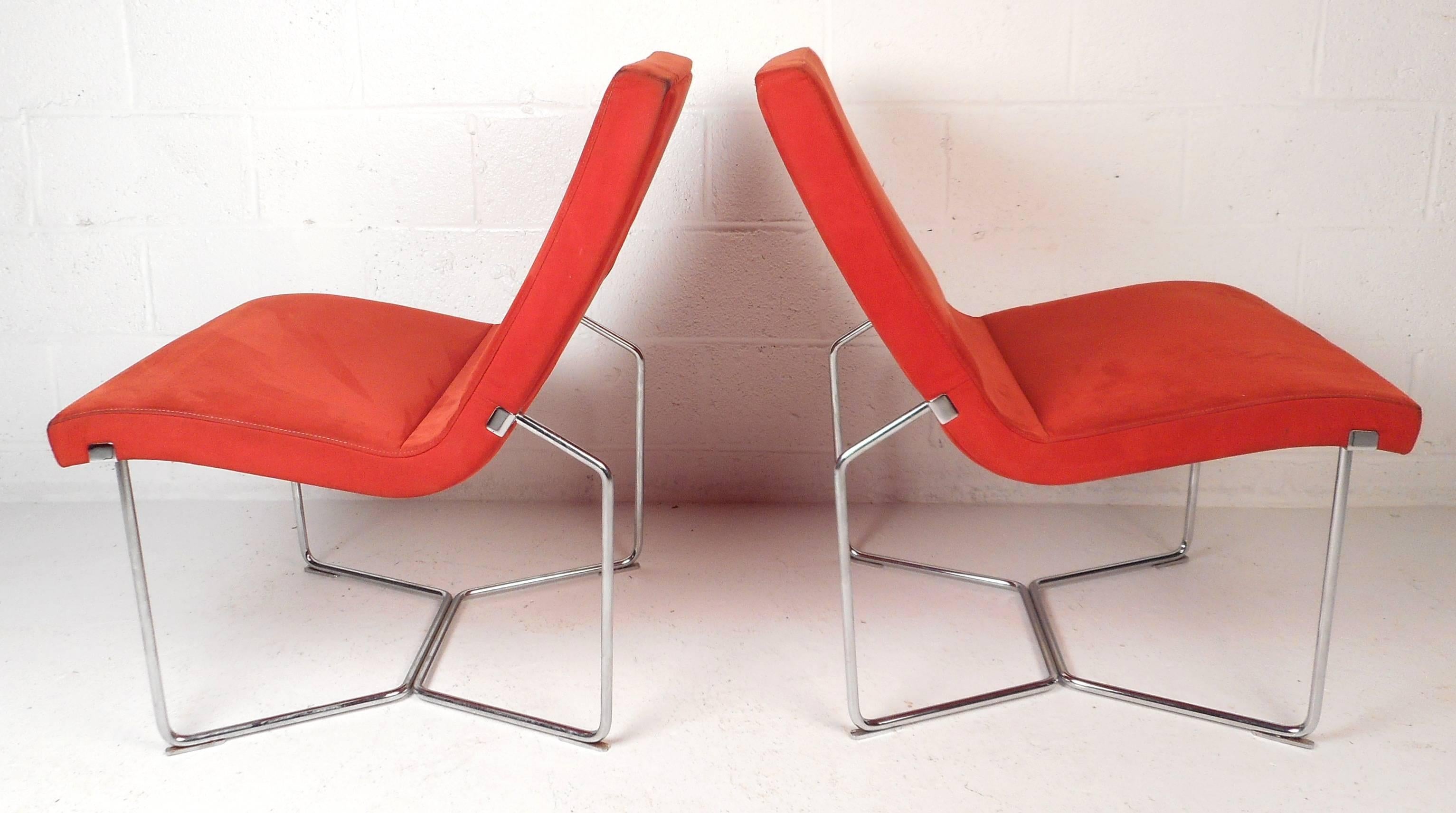 'Forum Group' by Harter Slipper Lounge Chairs In Good Condition For Sale In Brooklyn, NY