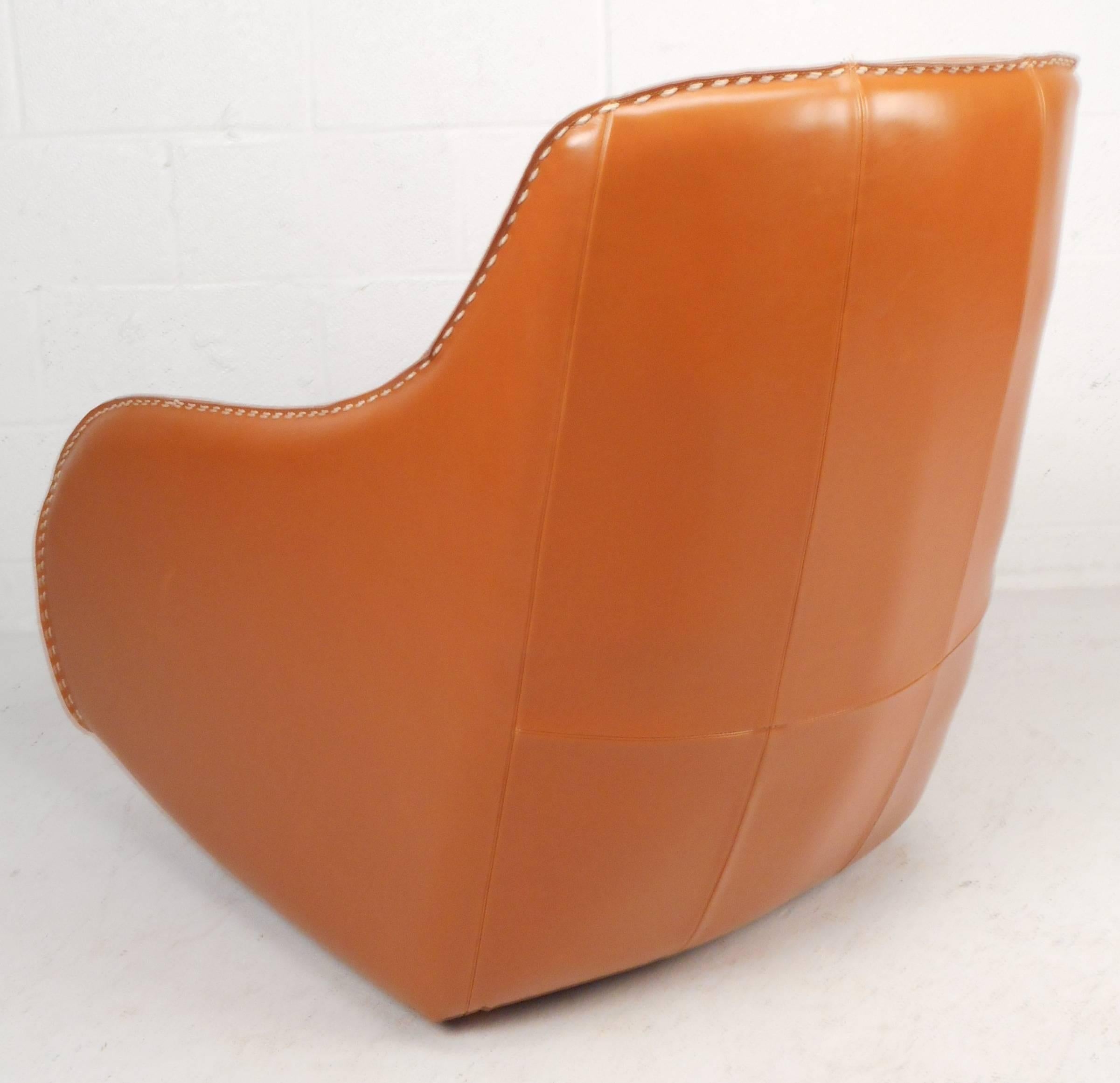 Contemporary Modern Leather Rocking Chair In Good Condition In Brooklyn, NY