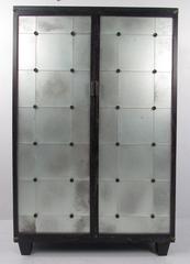 Armoire moderne contemporaine à façade en verre