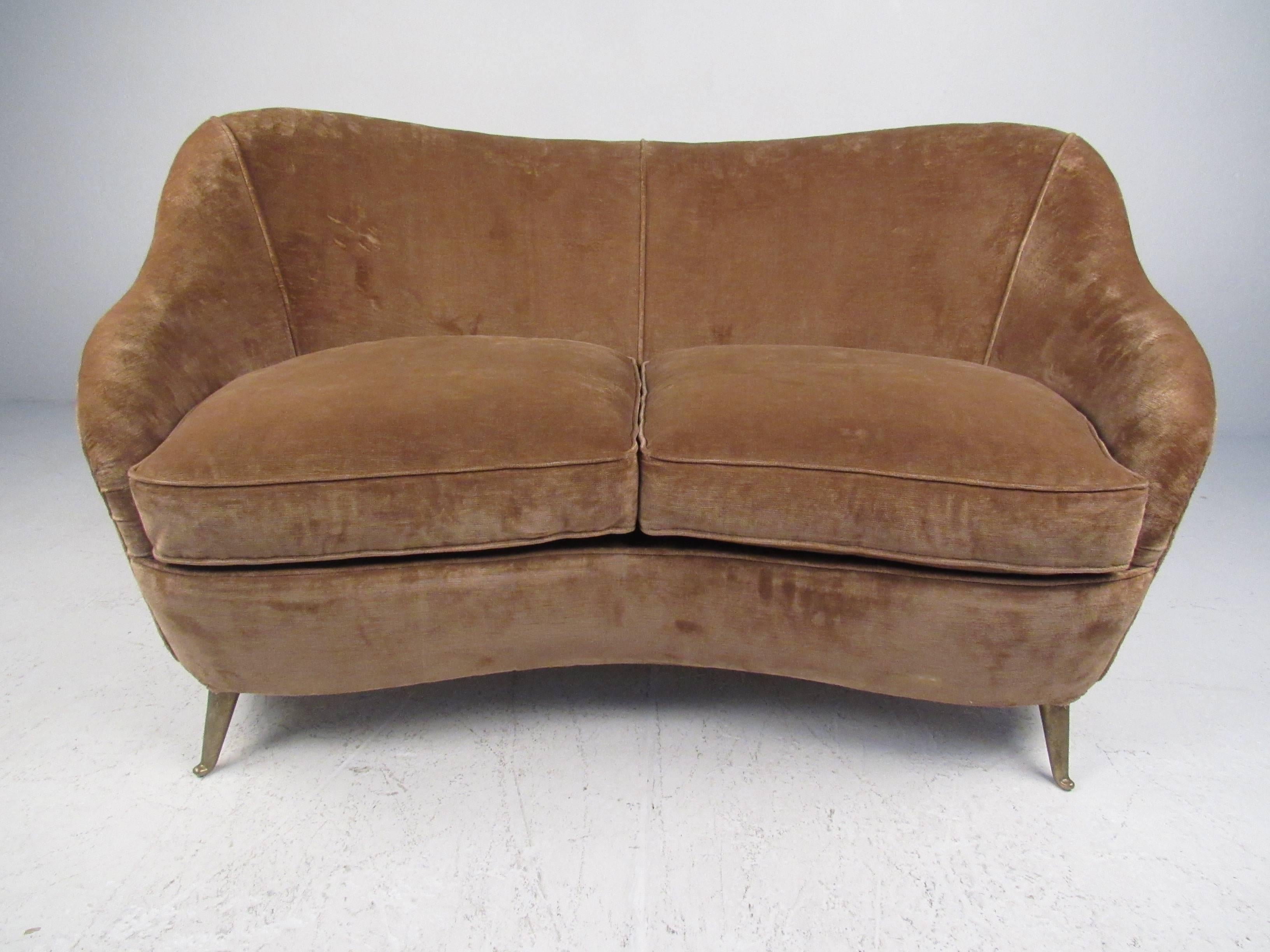 Mid-Century Modern Sofa Attributed to Gio Ponti