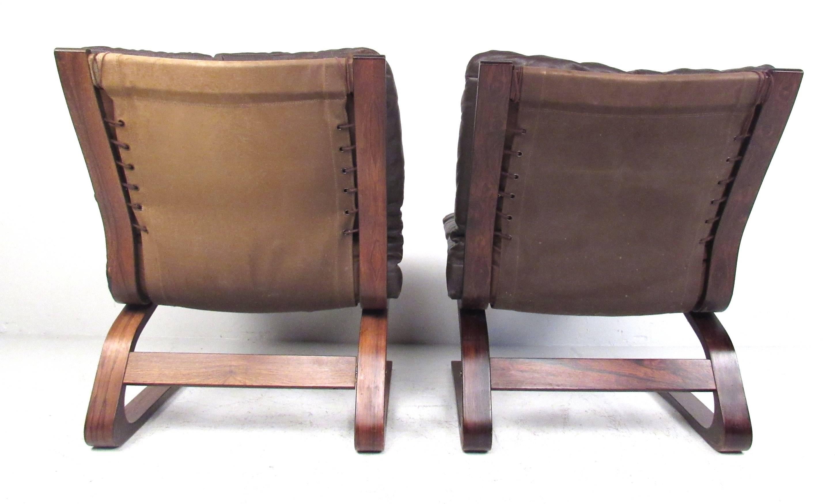 Scandinavian Modern Pair of Westnofa Siesta Chairs For Sale