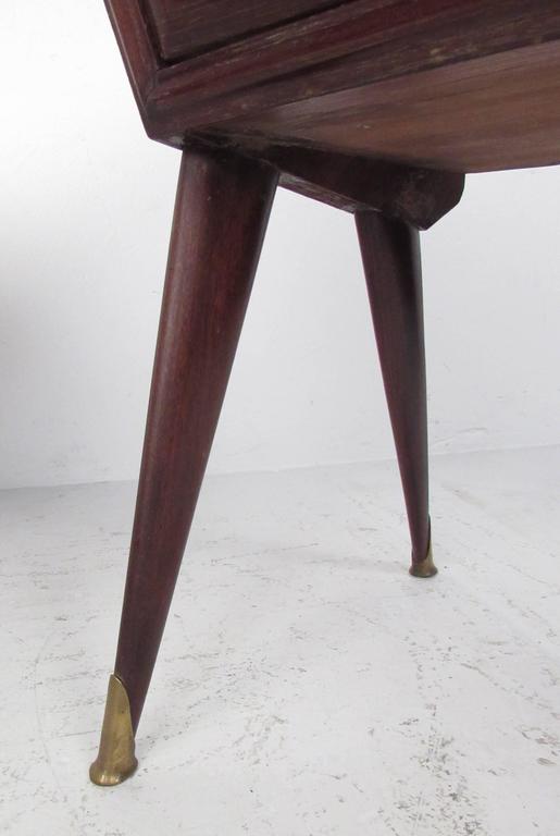 Pair of MidCentury Modern Italian Nightstands in the Style of Paolo