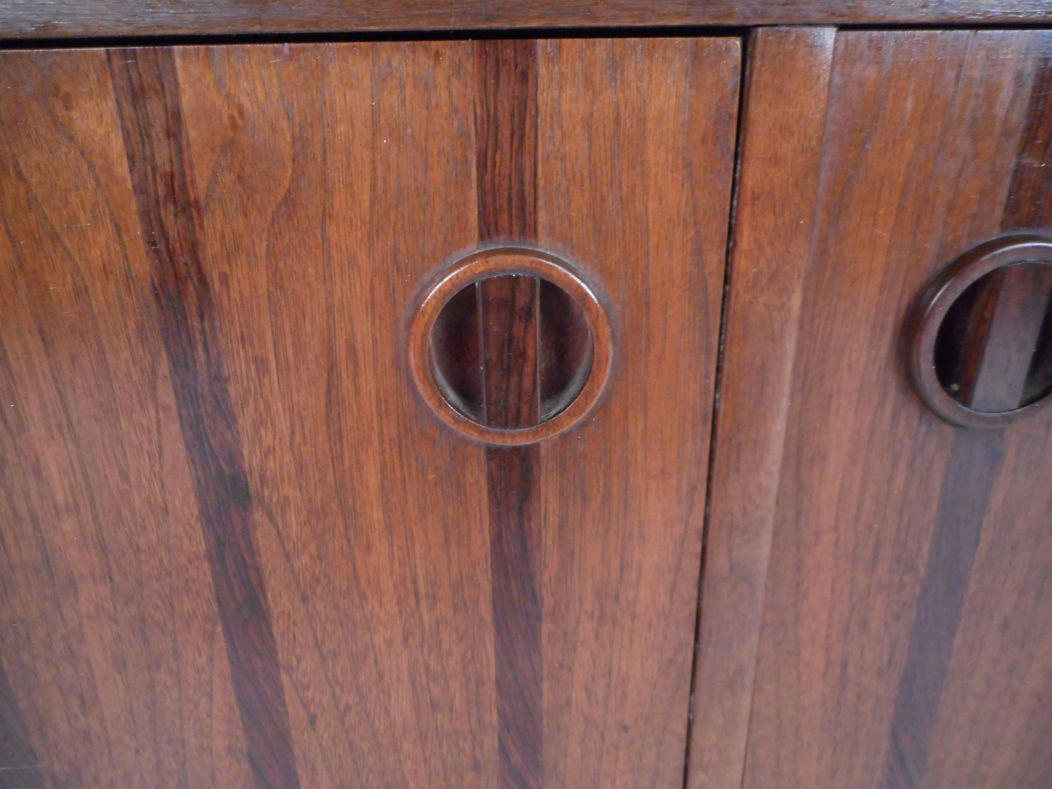 Mid-Century Modern Walnut and Rosewood Bar Cart 4