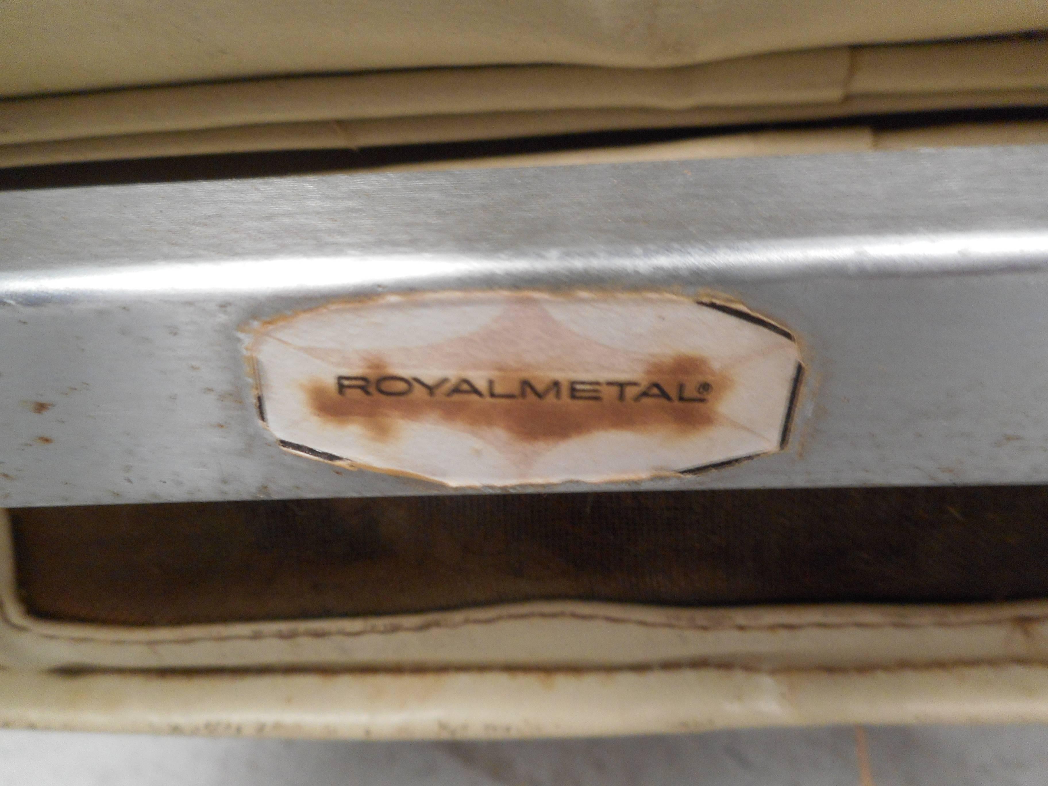 Imitation cuir Fauteuils de salon modernes du milieu du siècle dernier par Royal Metal Company en vente