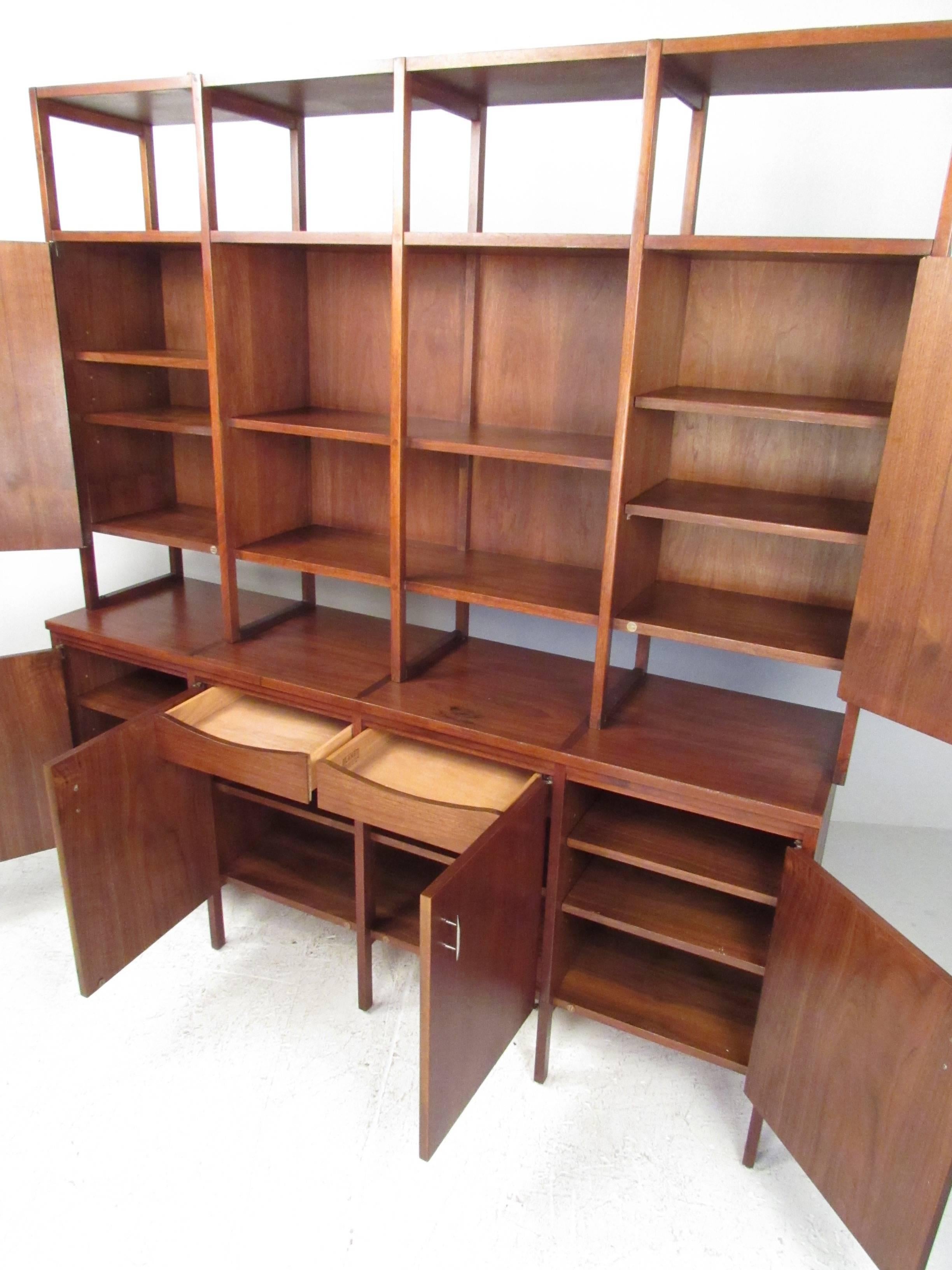 Mid-Century Modern Rare Paul McCobb Delineator Wall Unit