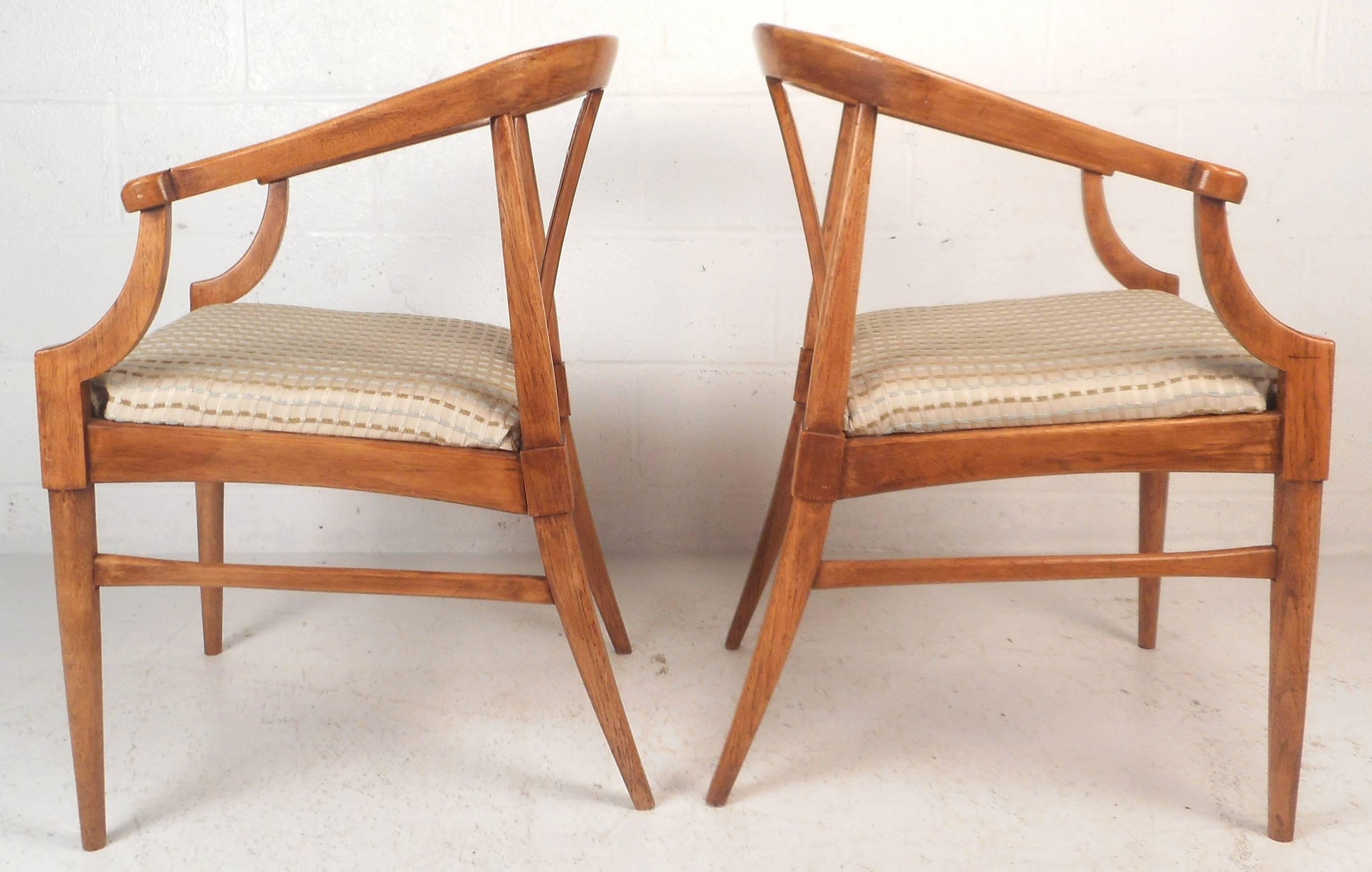 Pair of Mid-Century Modern Side Chairs In Good Condition In Brooklyn, NY