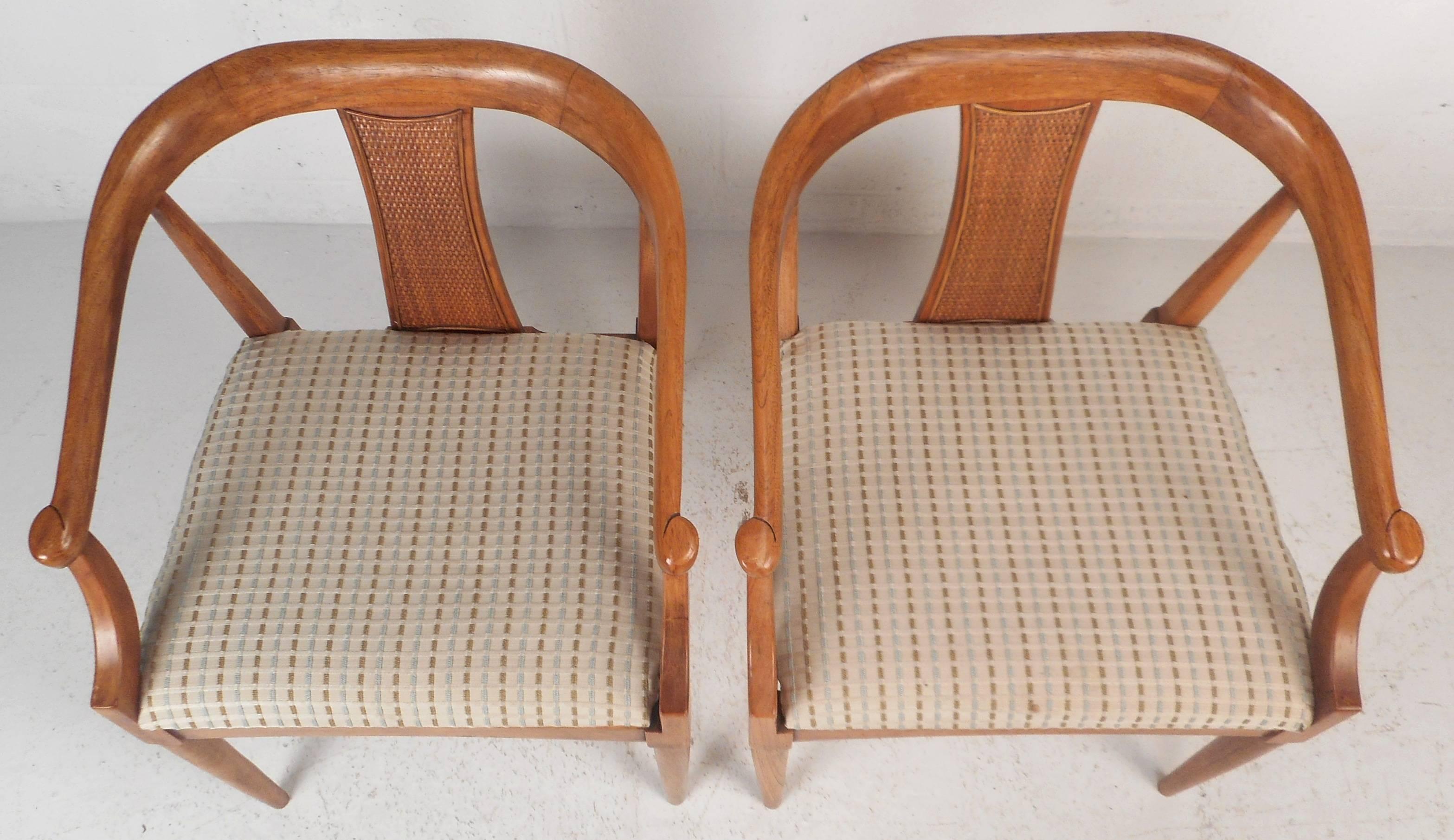 Late 20th Century Pair of Mid-Century Modern Side Chairs