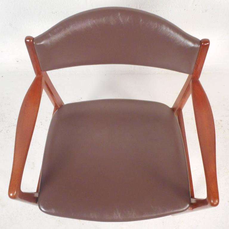 Set of Six Mid-Century Modern Danish Teak Dining Chairs For Sale 3