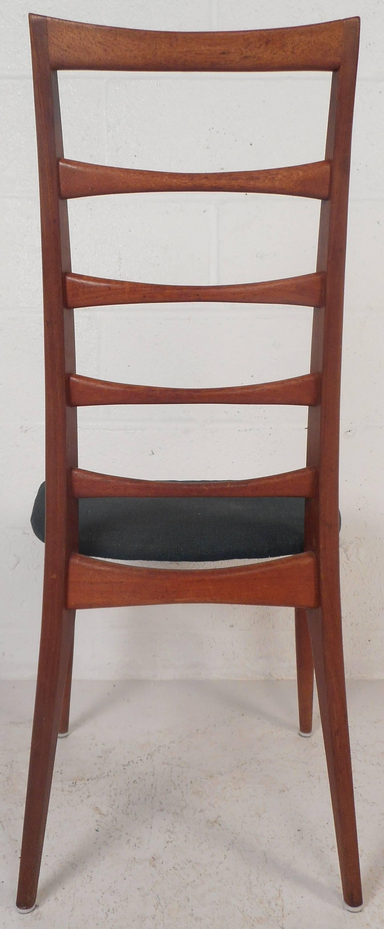 Danish Set of Four Mid-Century Modern Ladder Back Dining Chairs by Niels Kofoed