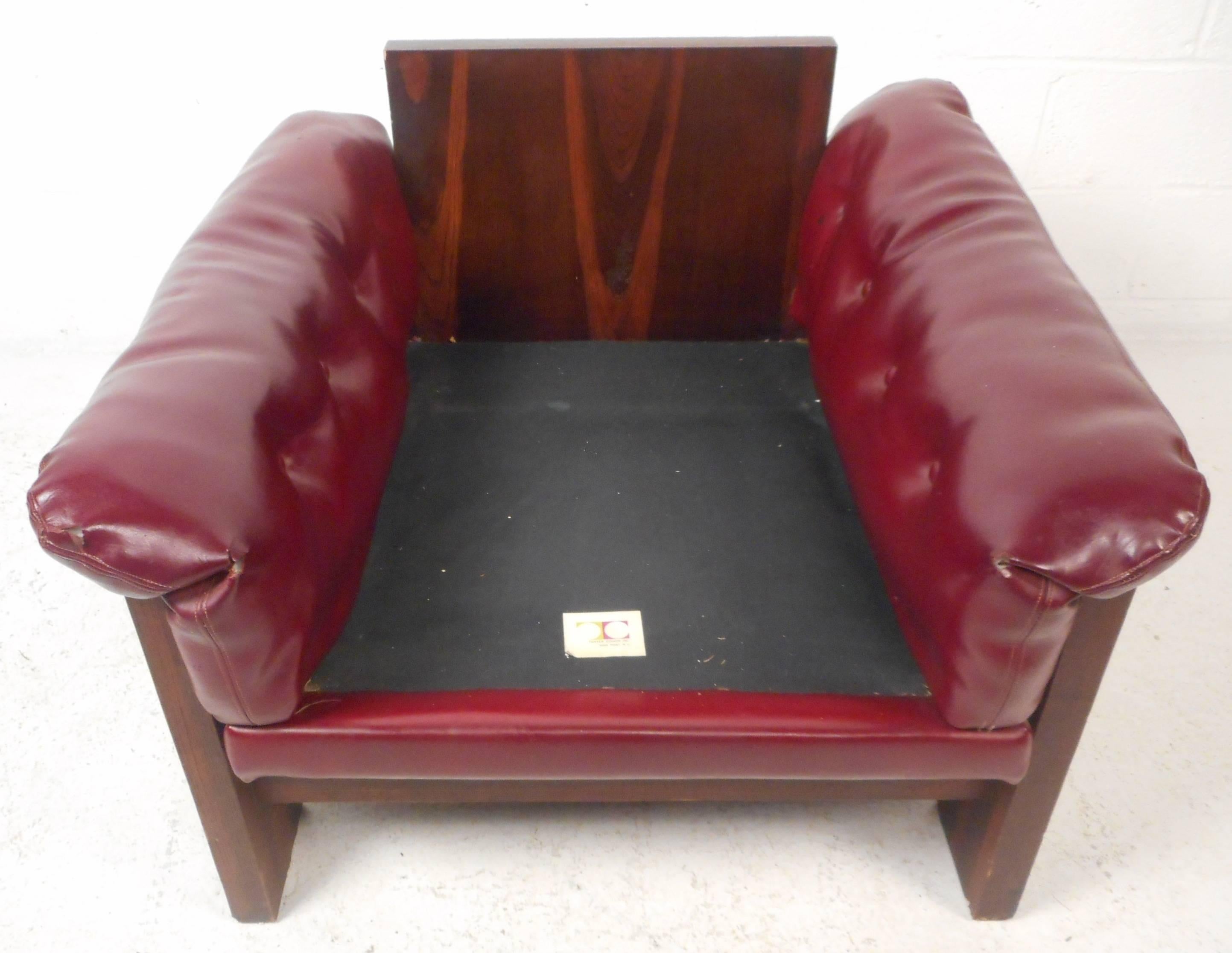 Faux Leather Mid-Century Modern Rosewood Lounge Chair by Milo Baughman for Thayer Coggin