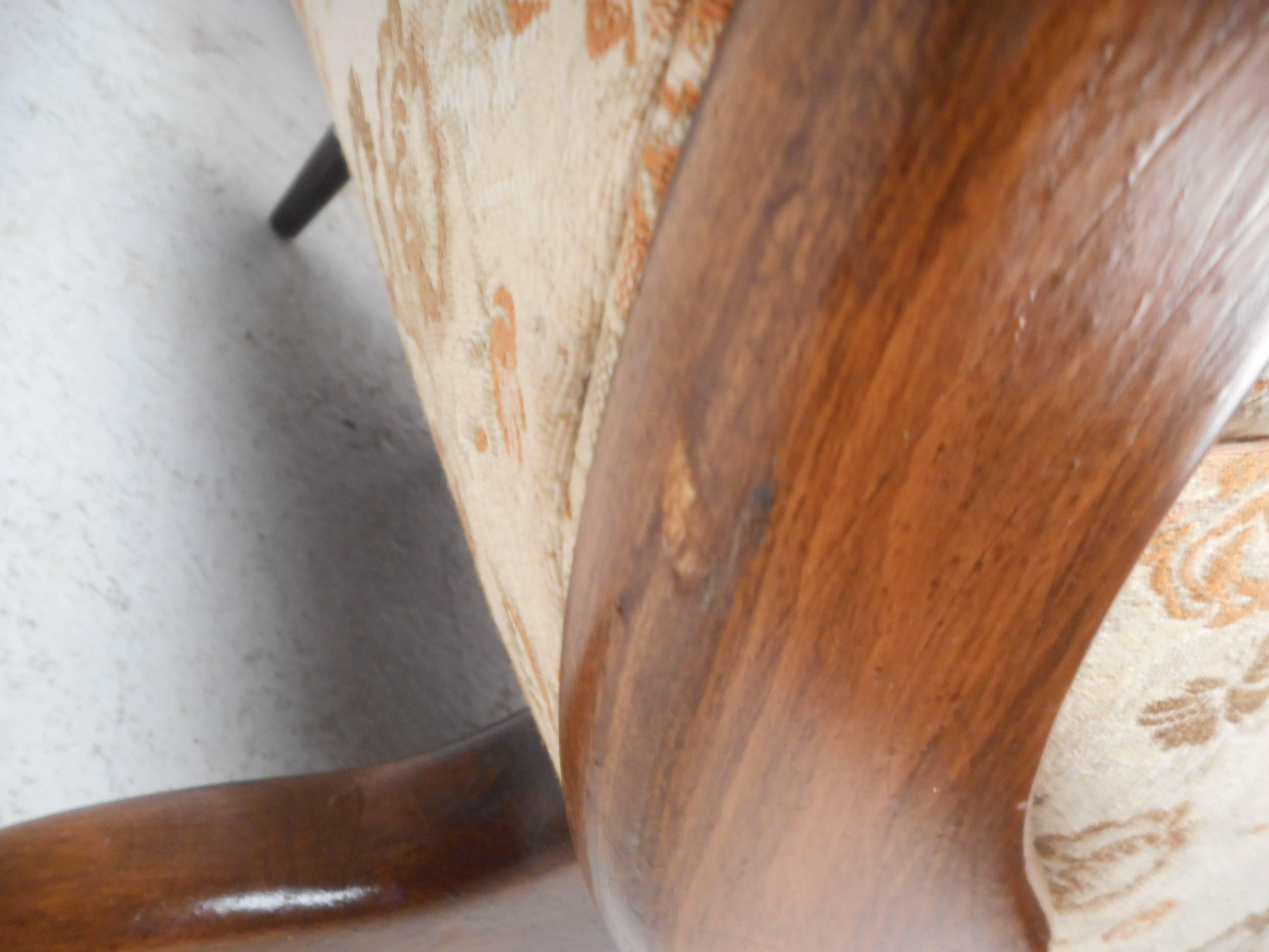 Fauteuil de salon à haut dossier, moderne du milieu du siècle dernier, dans le style de Adrian Pearsall en vente 3