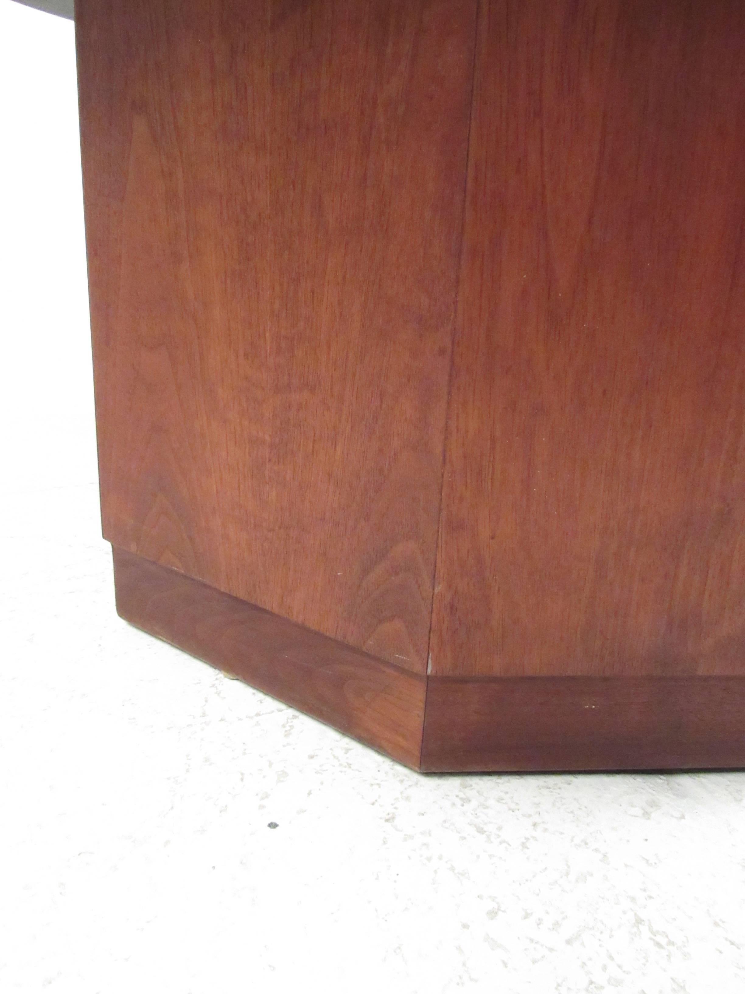 Mid-20th Century Mid-Century Modern Harvey Probber Style Coffee Table