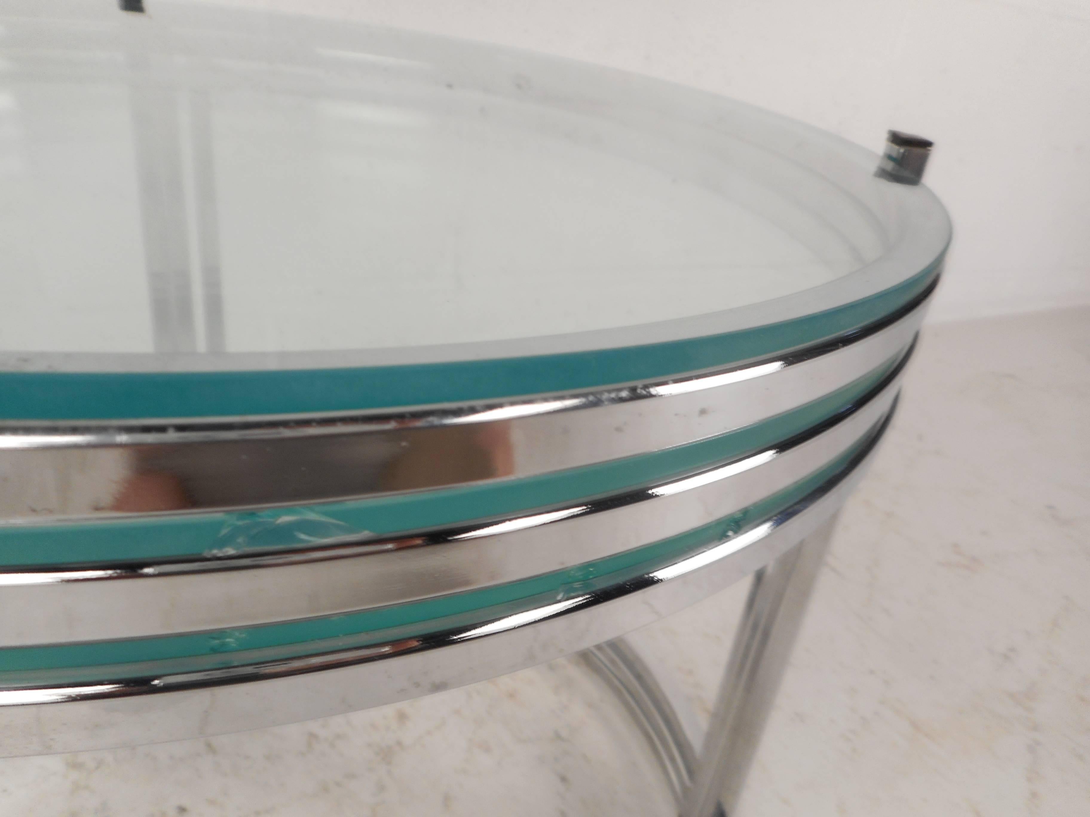 Glass Mid-Century Modern Milo Baughman Style Nesting Tables For Sale