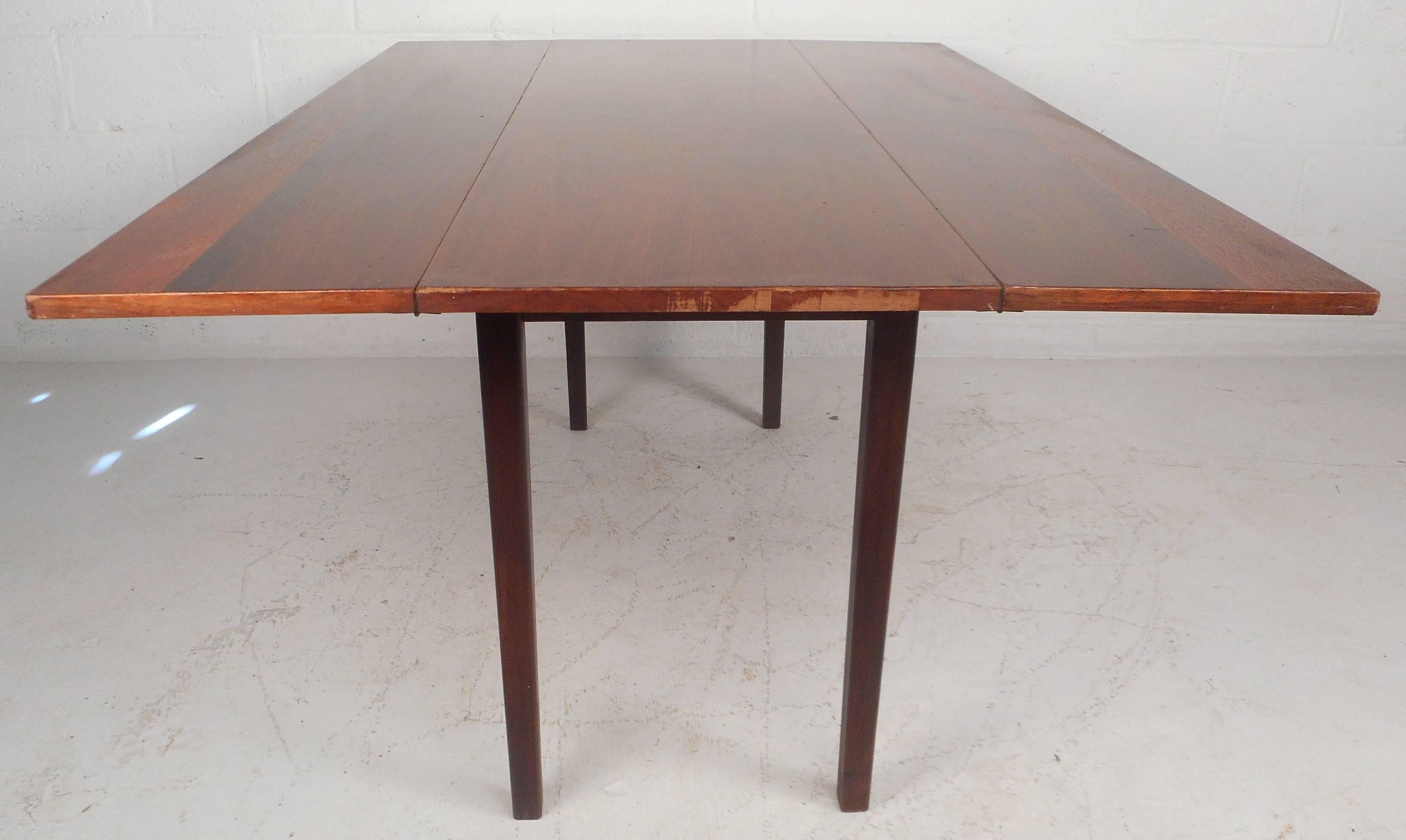 Unique Mid-Century Modern Walnut and Rosewood Dining Table In Good Condition In Brooklyn, NY