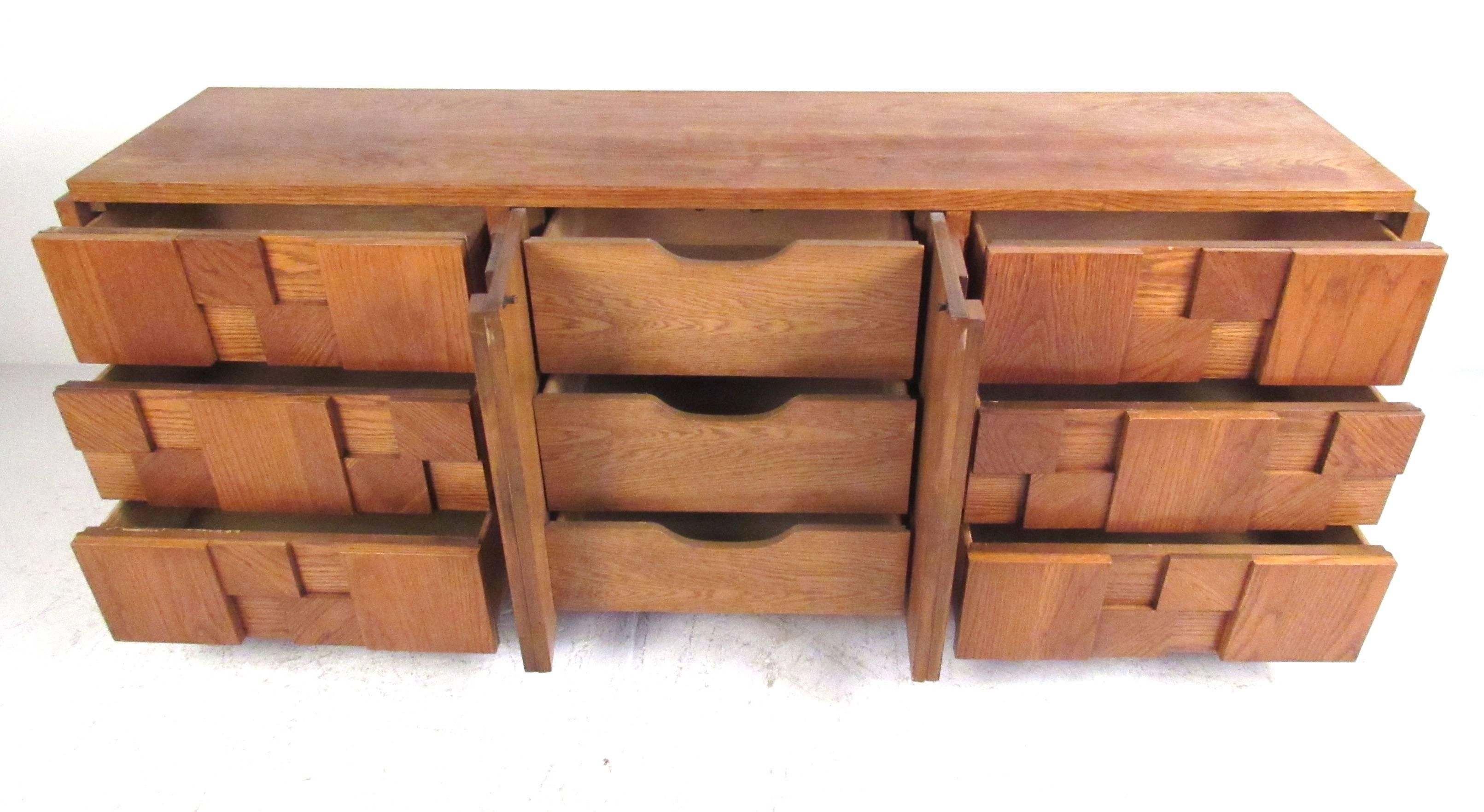 Block Front Brutalist Style Dresser by Lane Altavista In Good Condition In Brooklyn, NY