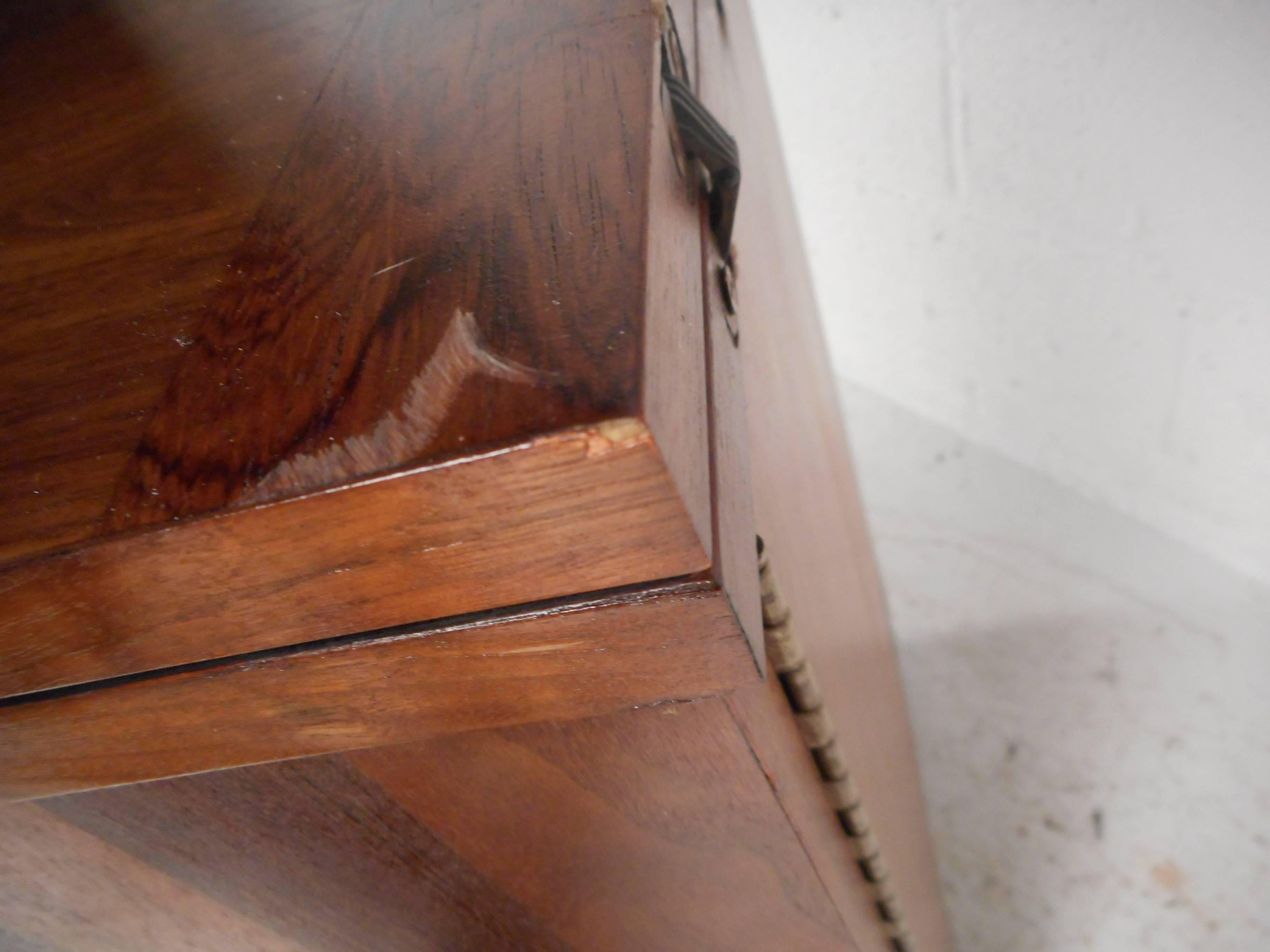 Mid-Century Modern Rosewood and Walnut Flip Top Bar by Lane Furniture 3