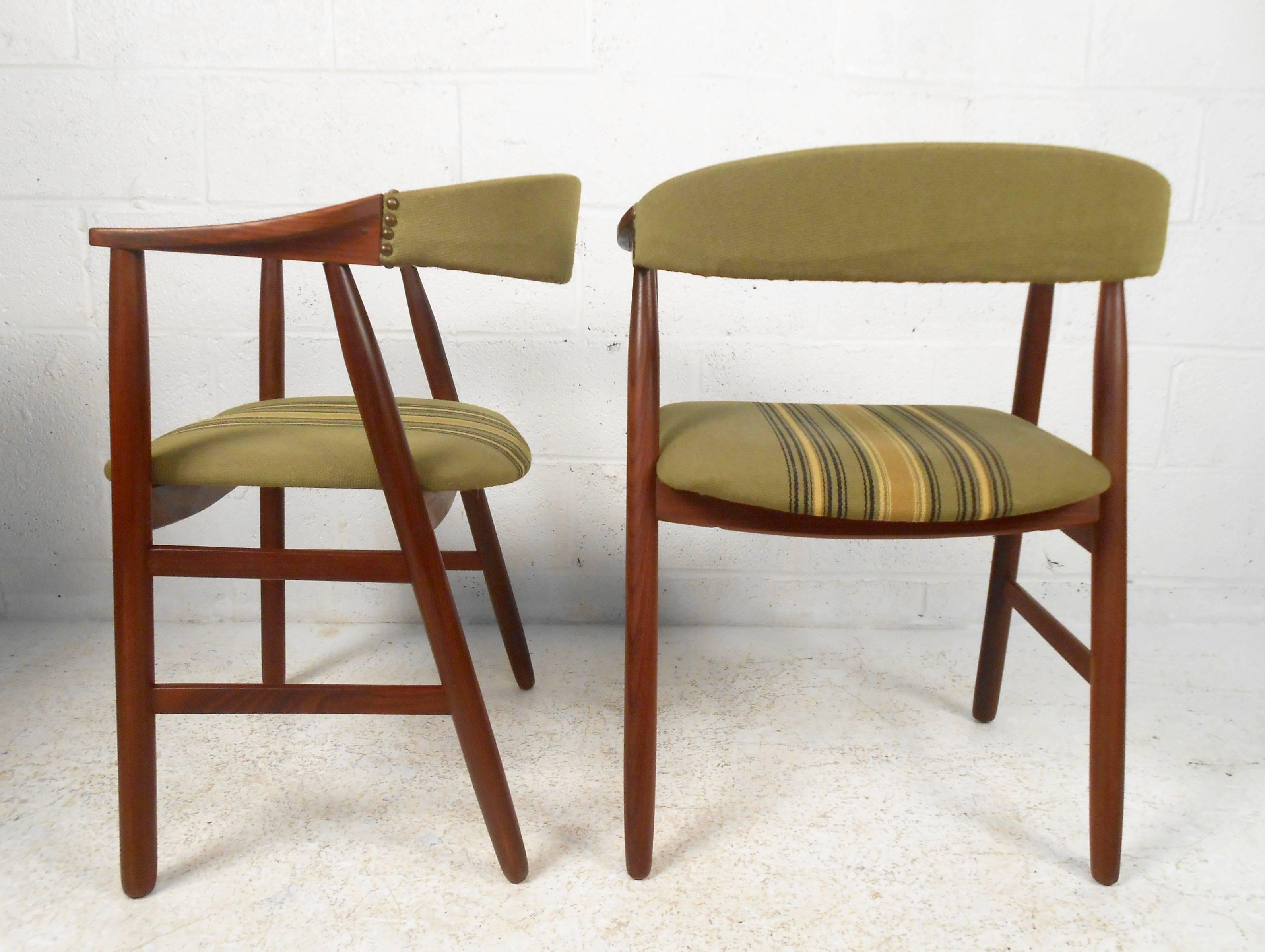 Mid-Century Modern Set of Six Dining Chairs in the Style of Kai Kristiansen