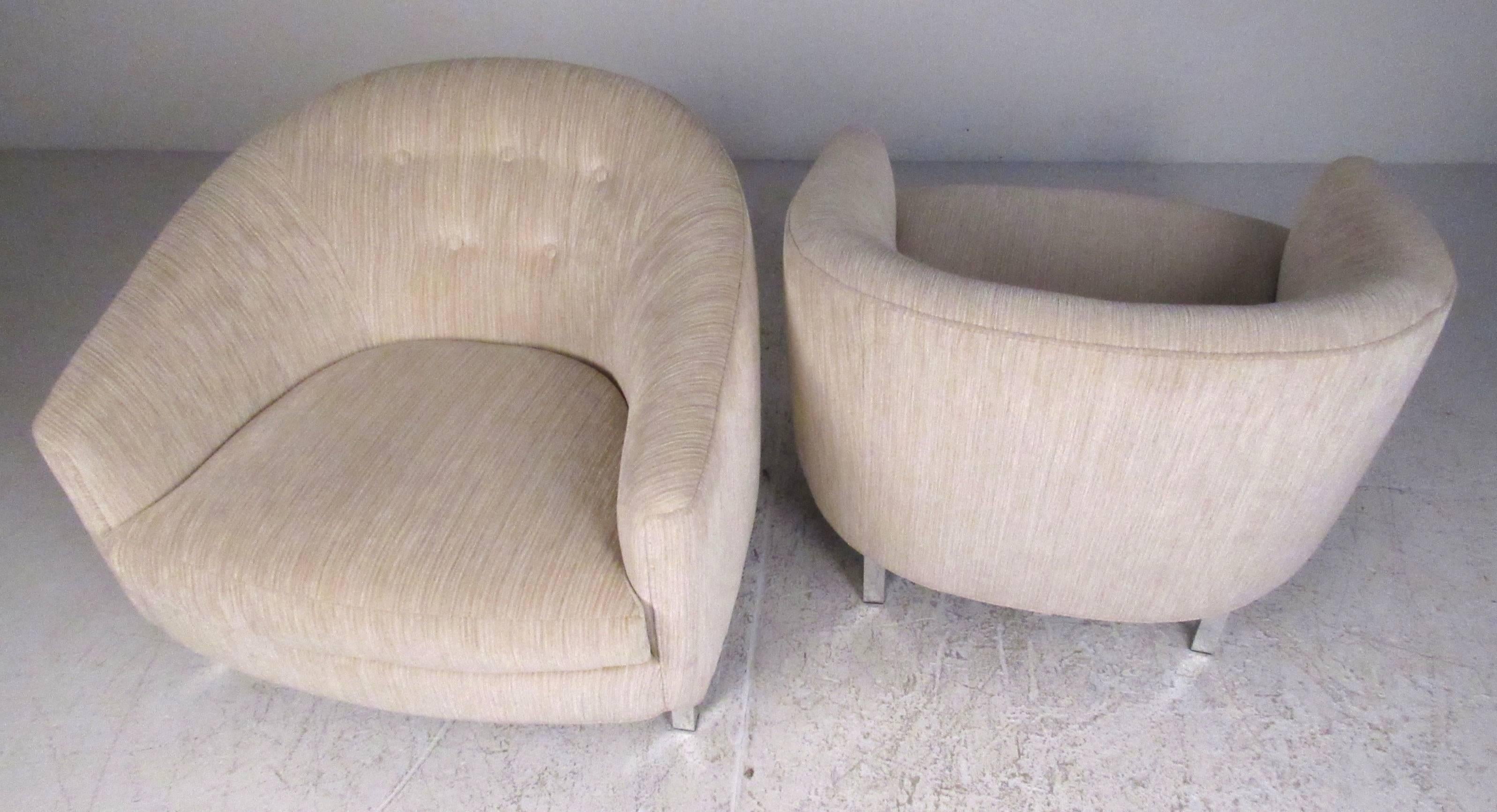 Modern Barrel Back Lounge Chairs in the Style of Milo Baughman For Sale