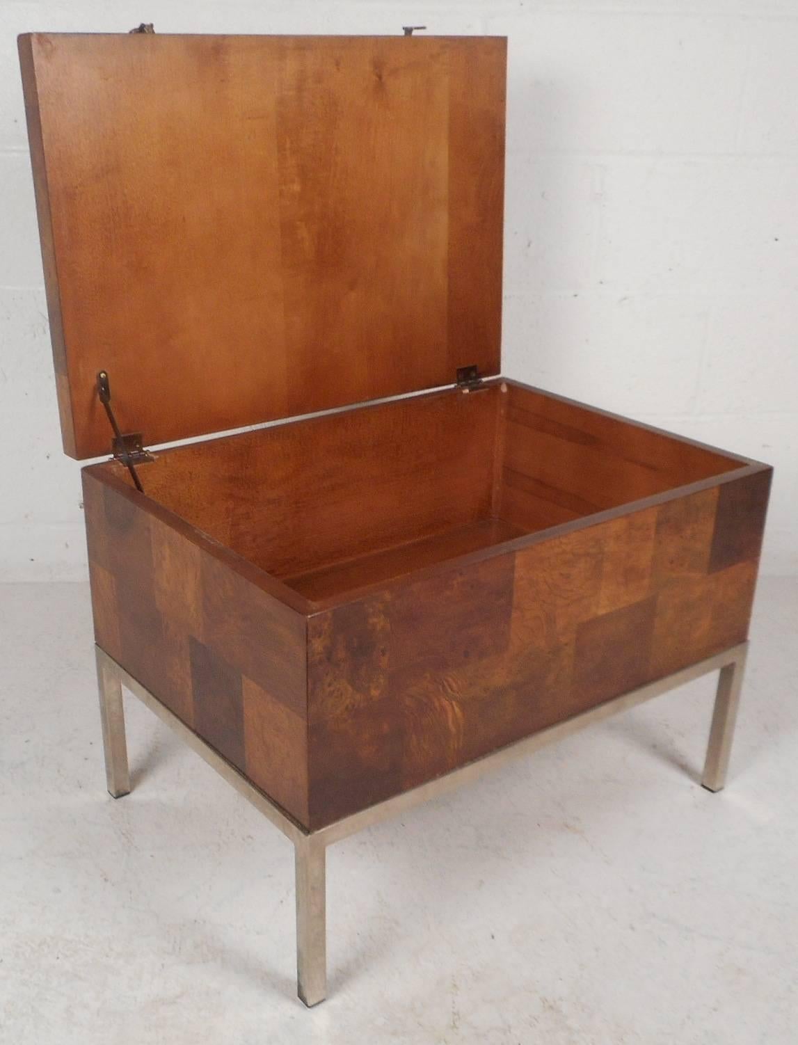 Mid-Century Modern Burl Storage Box with Chrome Base by Lane Furniture In Good Condition In Brooklyn, NY