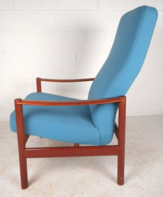 Late 20th Century Mid-Century Modern Lounge Chair and Ottoman by Westnofa For Sale