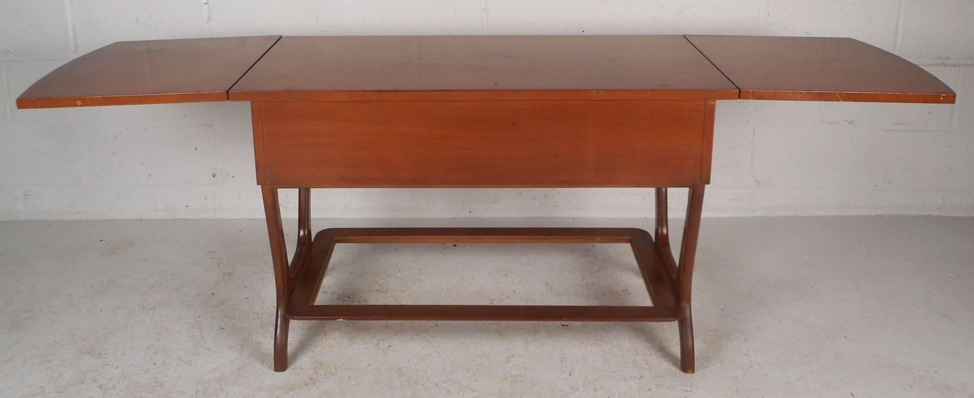 Mesa consola de hojas caídas moderna de mediados de siglo by RWAY Latón