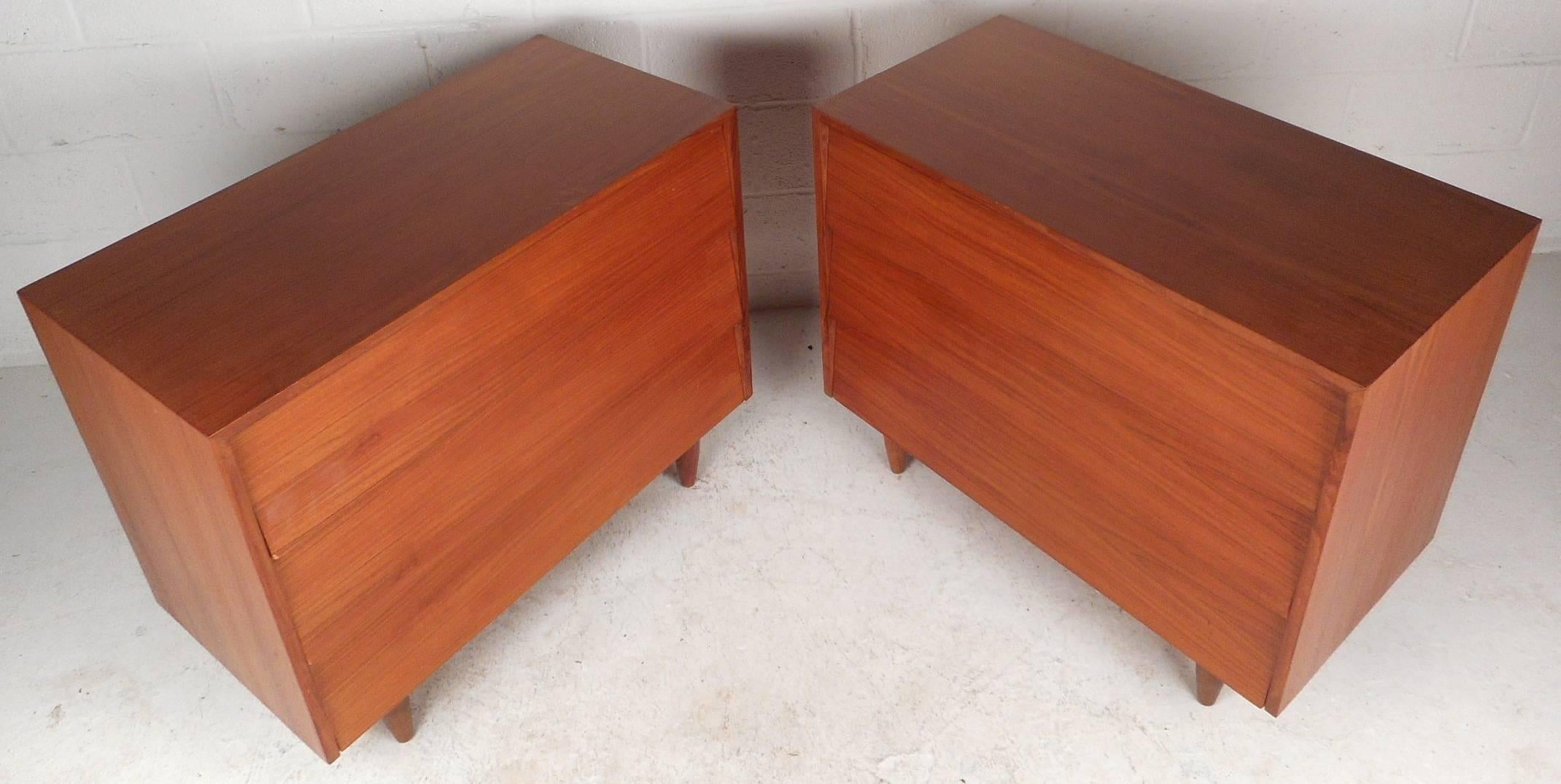 Pair of Mid-Century Modern Teak Gentleman's Chests In Good Condition In Brooklyn, NY