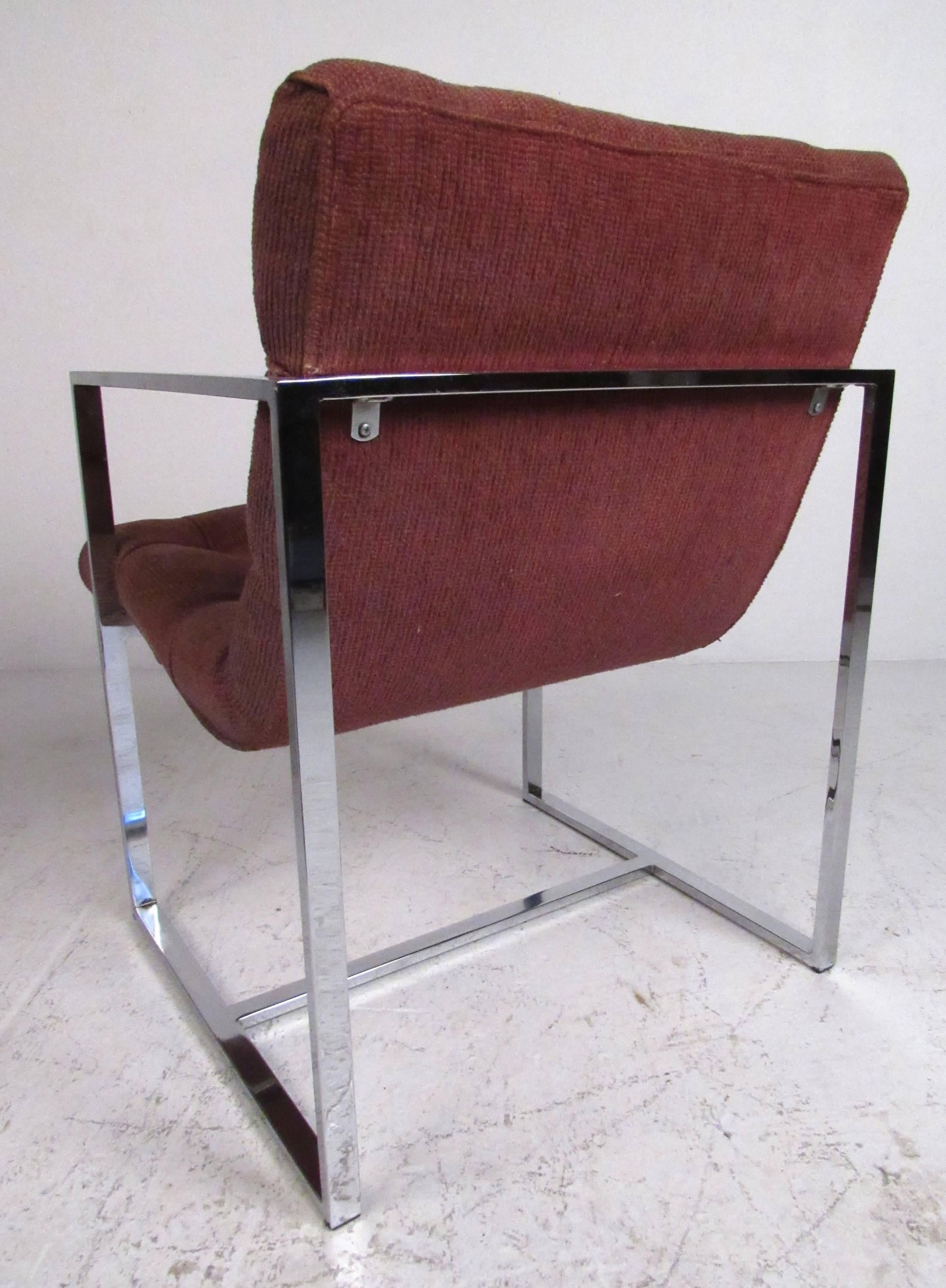 20th Century Pair of Mid-Century Milo Baughman Style Lounge Chairs