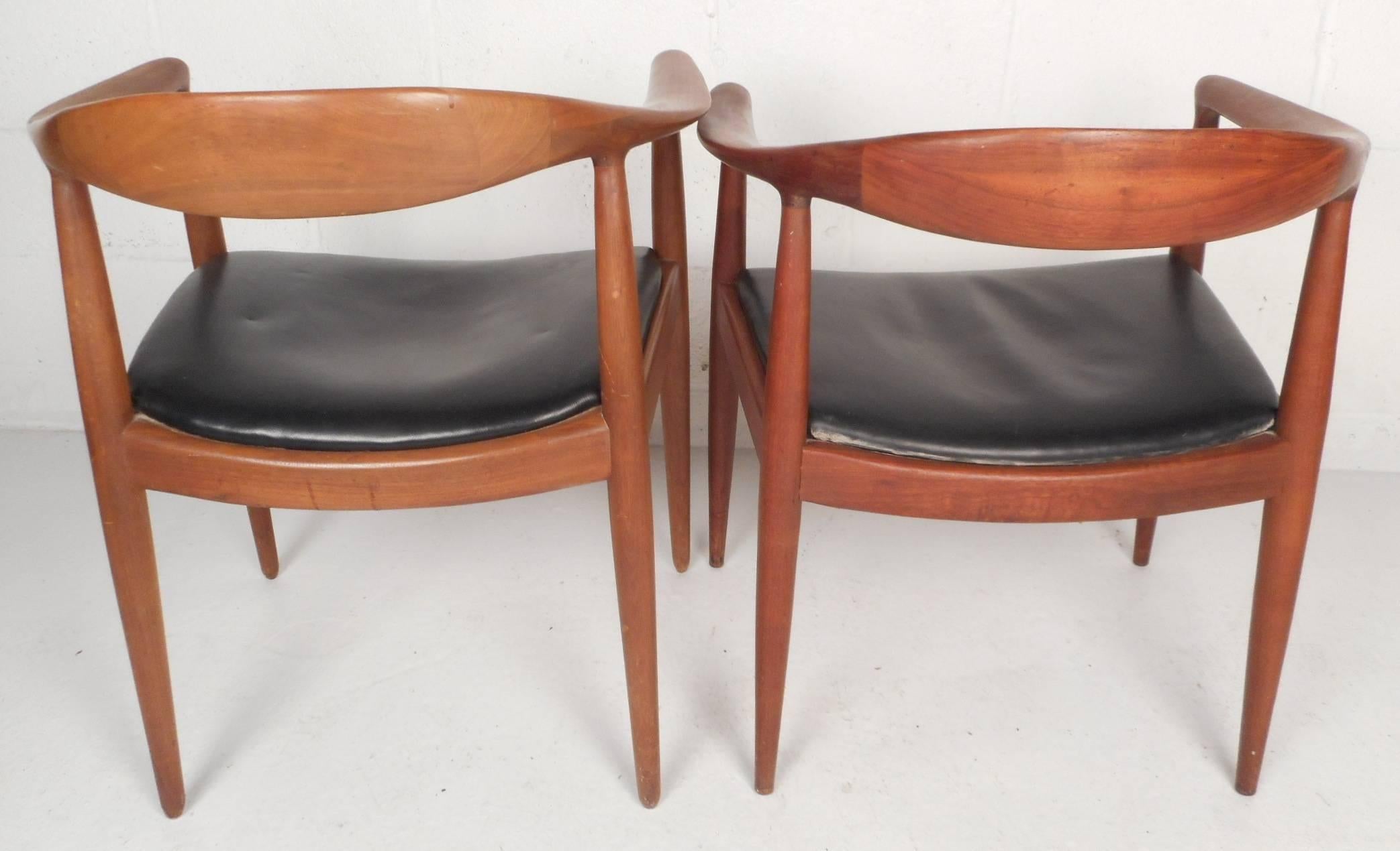 Pair of Mid-Century Modern Hans Wegner 