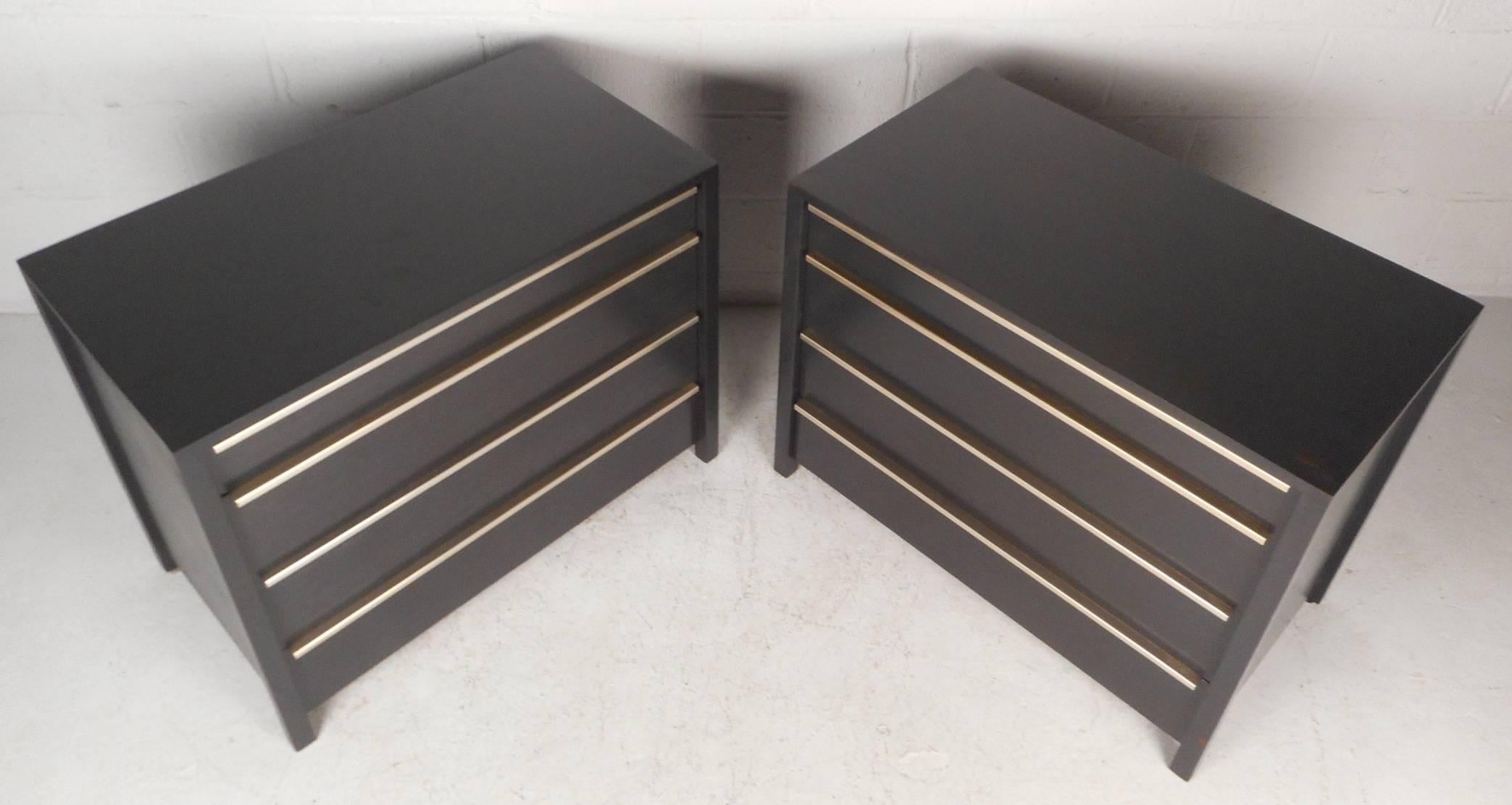 Pair of Mid-Century Modern Ebonized Chests in the Style of George Nelson In Good Condition In Brooklyn, NY
