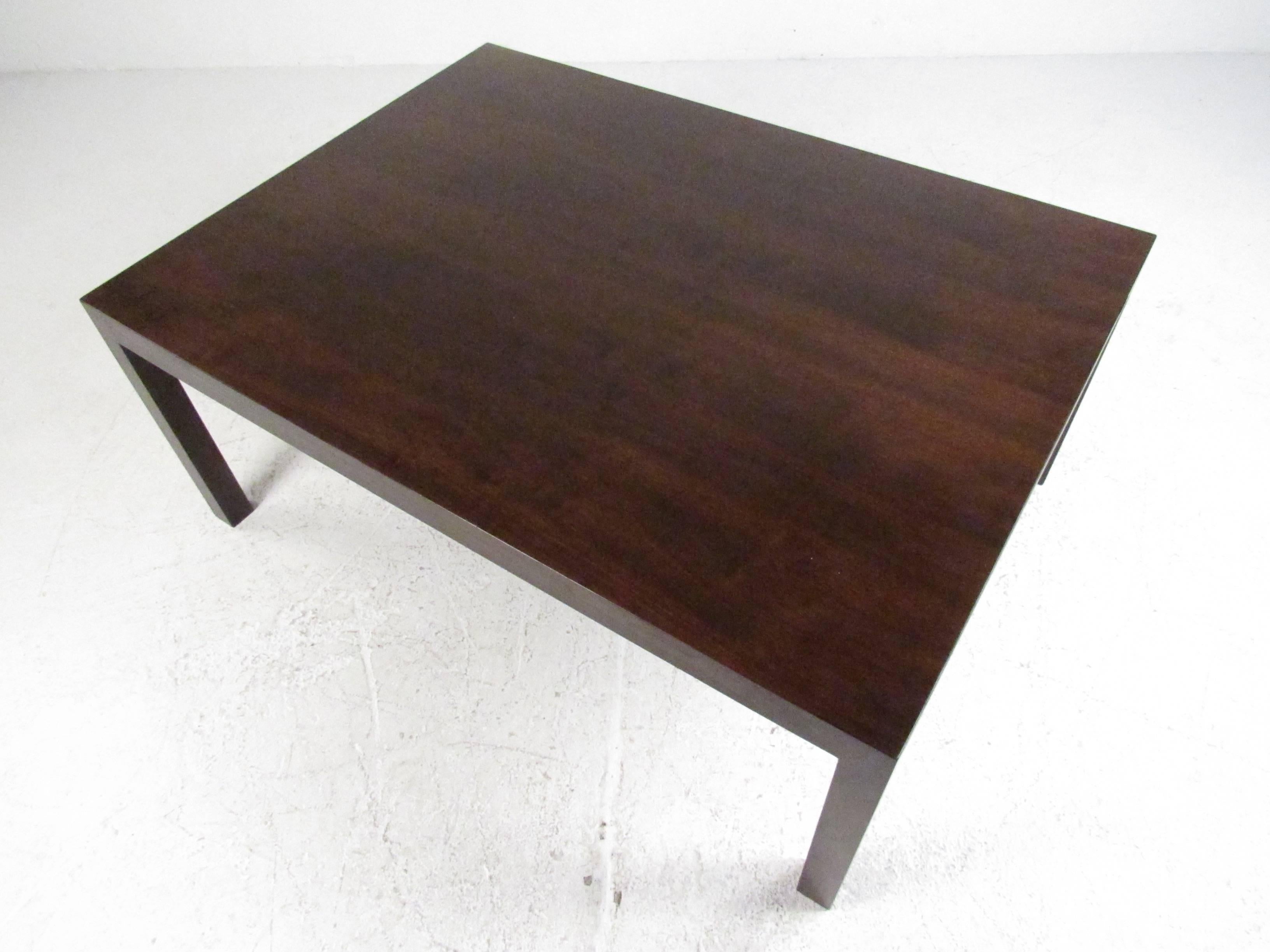 Mid-Century Parsons Style Table by Edward Wormley for Dunbar In Good Condition In Brooklyn, NY