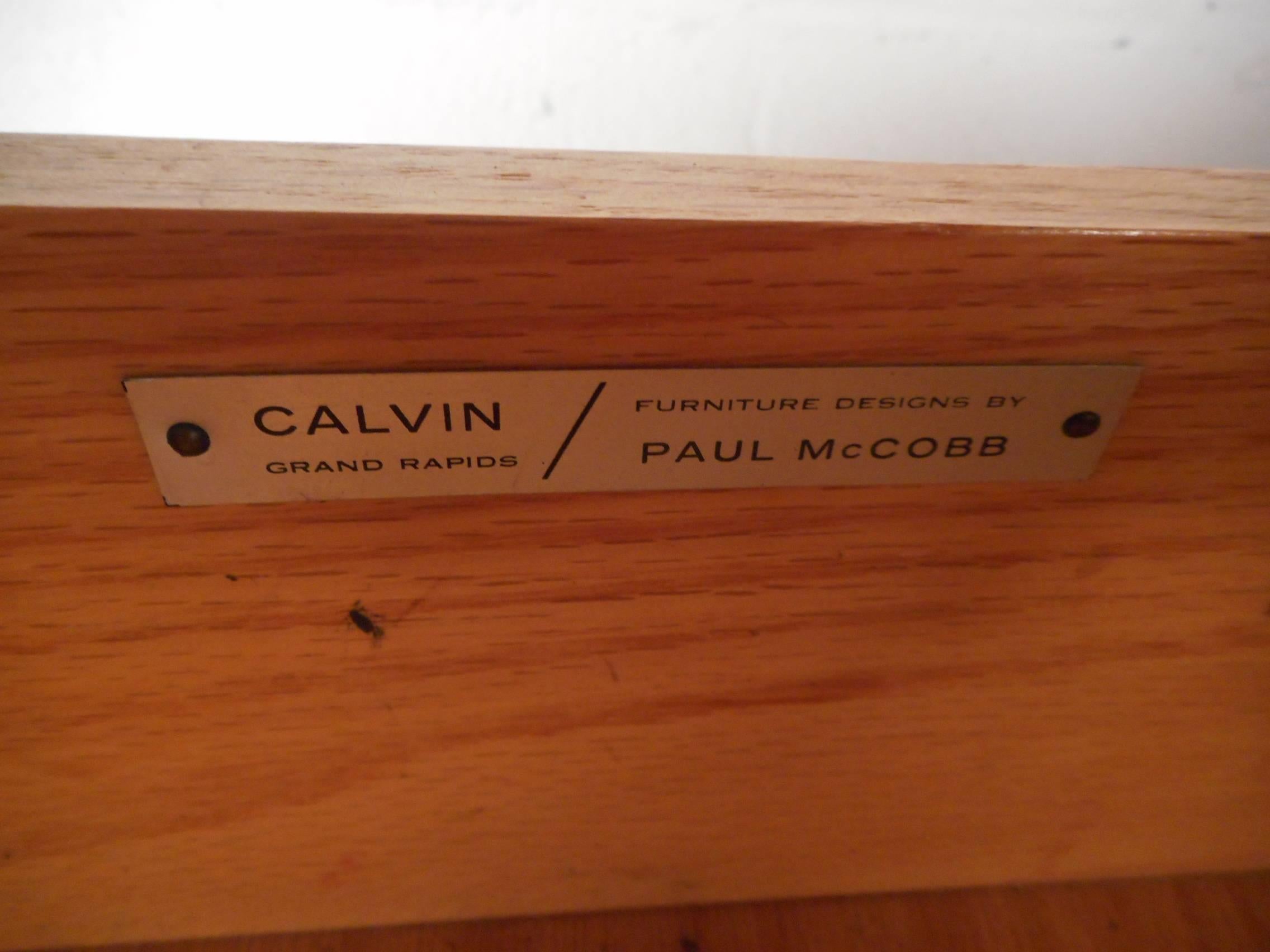 Ein Paar moderne Truhen aus der Mitte des Jahrhunderts von Paul McCobb für Calvin (Messing)