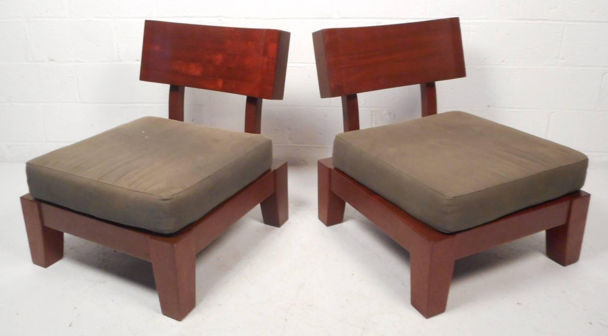 Impressive Pair of Mid-Century Modern Lounge Chairs In Good Condition In Brooklyn, NY
