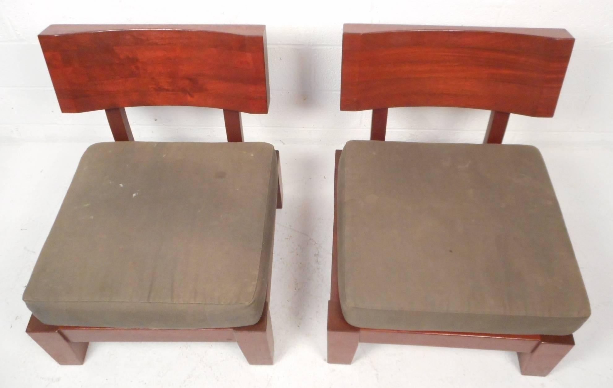 Upholstery Impressive Pair of Mid-Century Modern Lounge Chairs