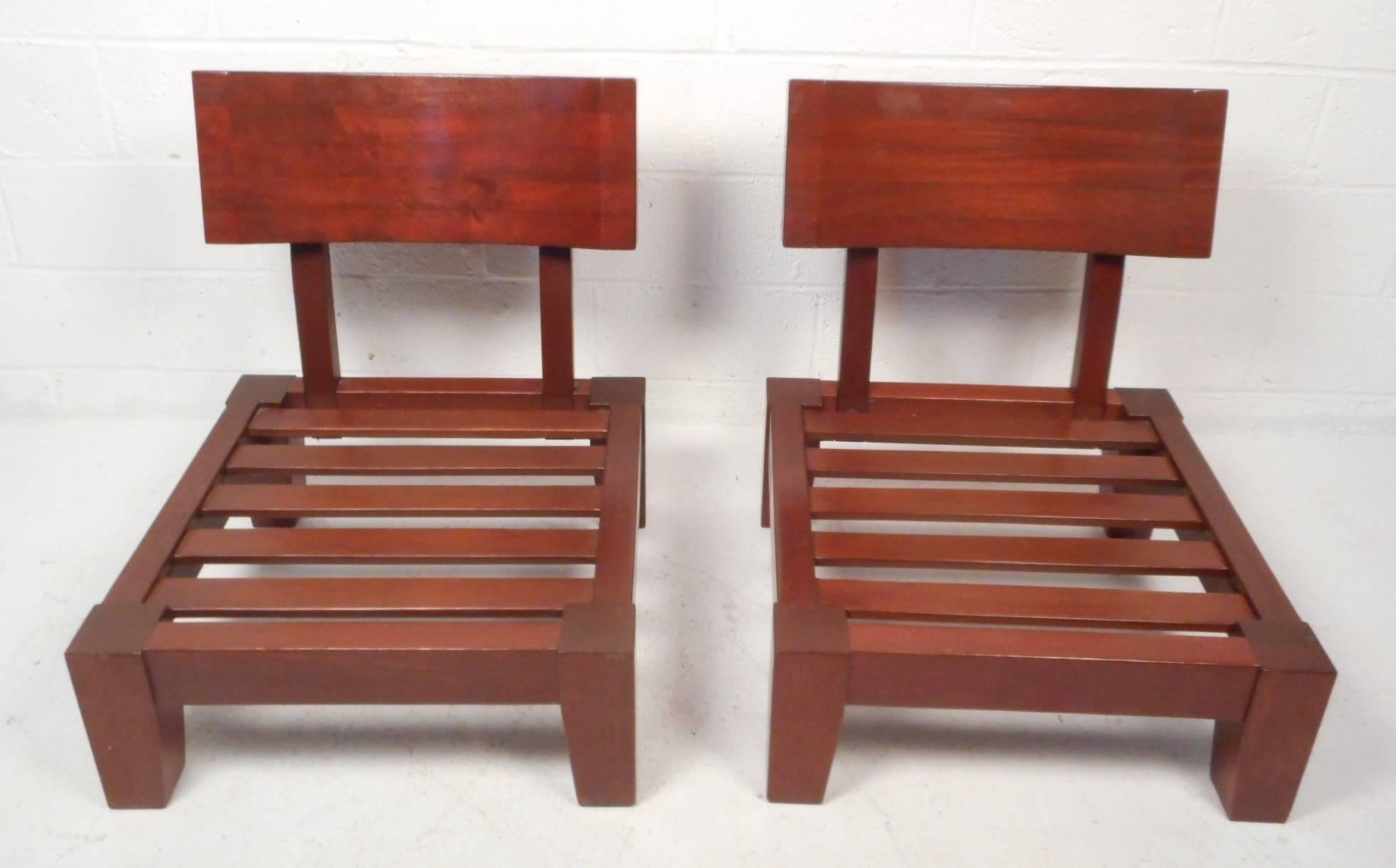 Impressive Pair of Mid-Century Modern Lounge Chairs 2
