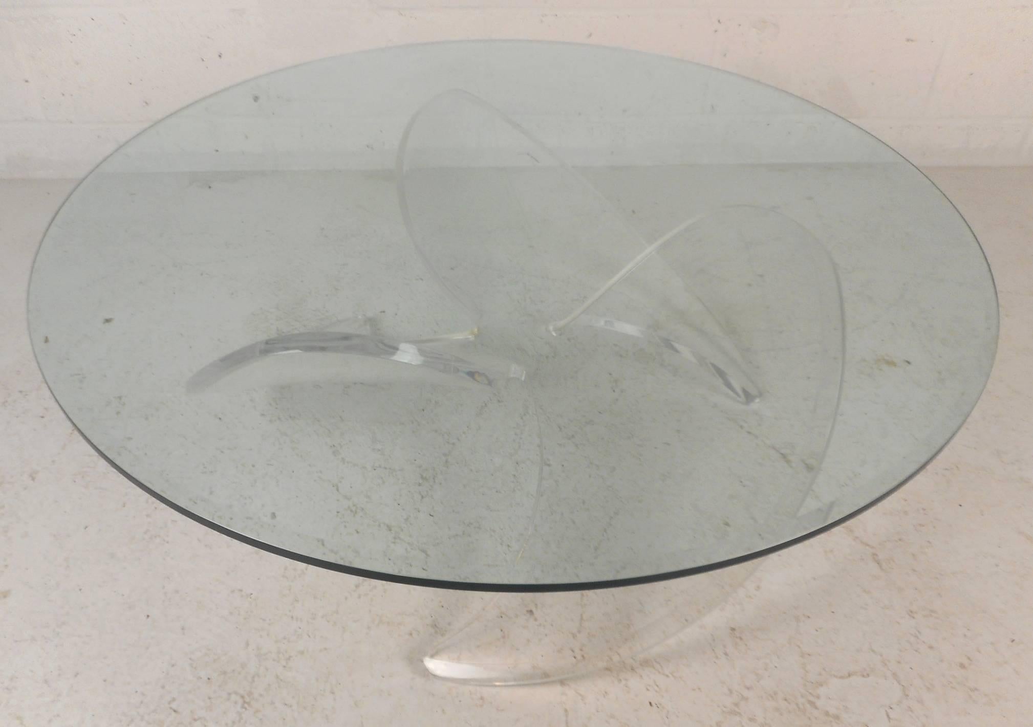 Mid-Century Modern Knut Hesterburg Style Lucite Propeller Coffee Table In Good Condition In Brooklyn, NY